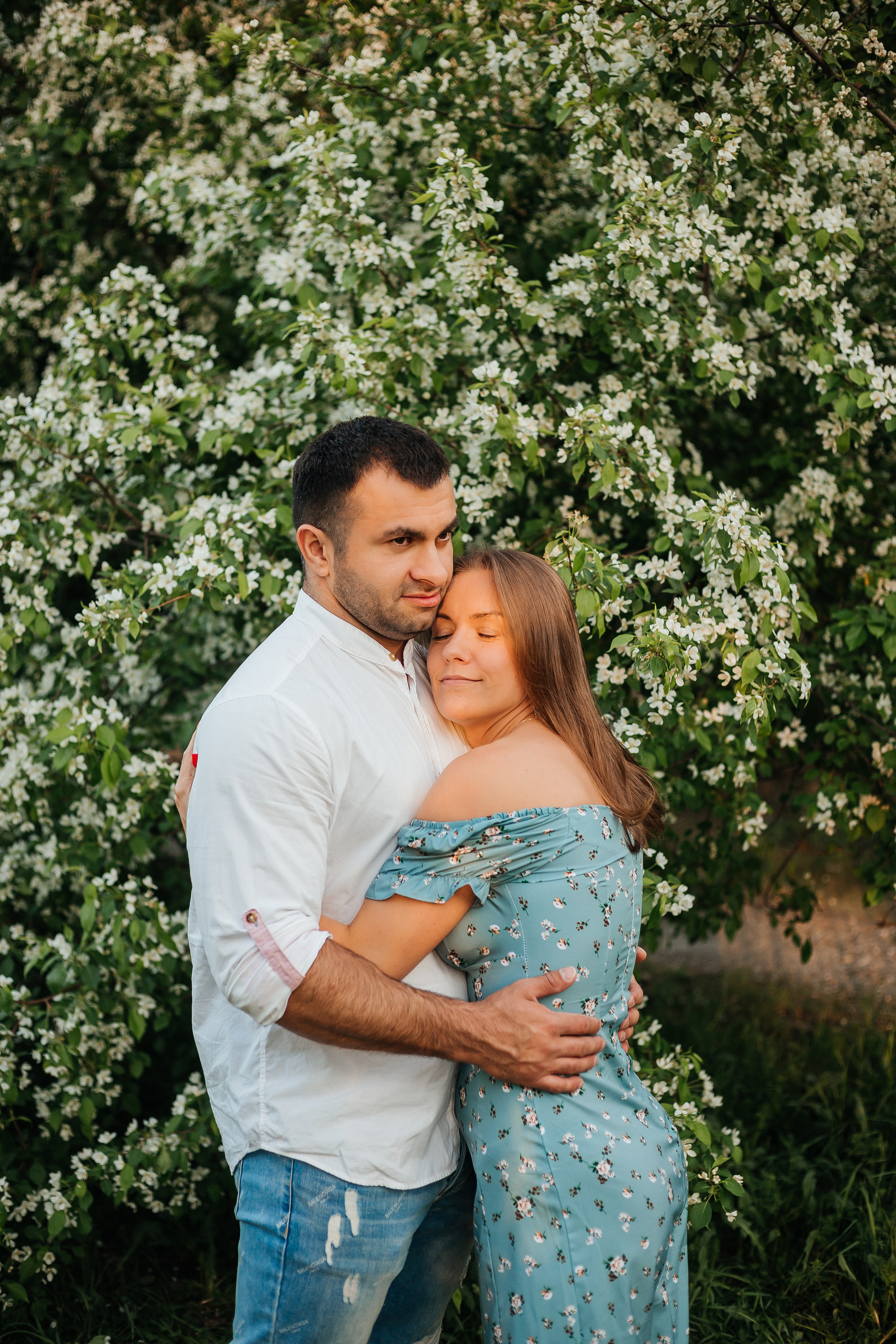 Семейная фотосессия в цветении. Фотограф Мария Новоселова. Сургут