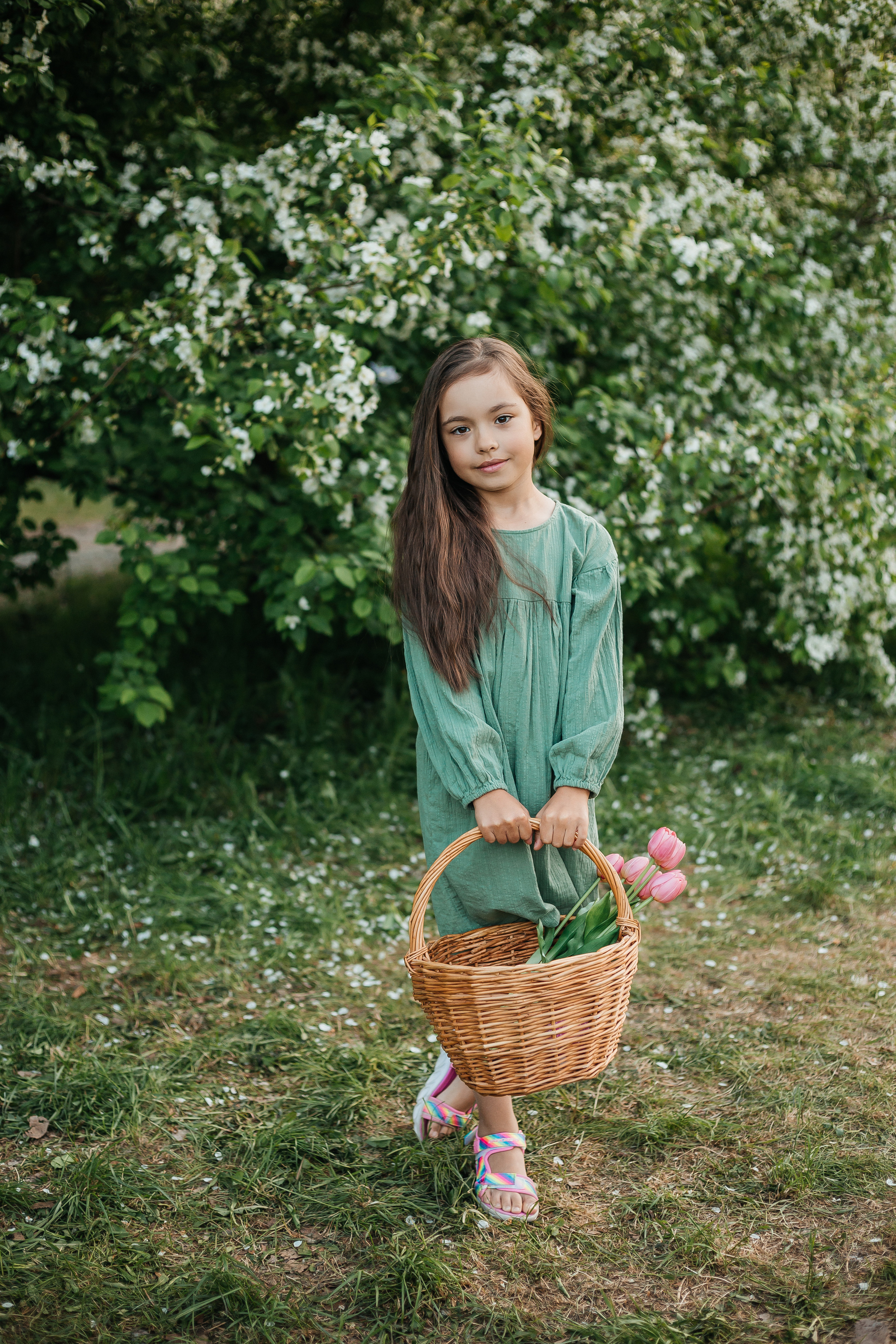 Семейная фотосессия в цветении. Фотограф Мария Новоселова. Сургут
