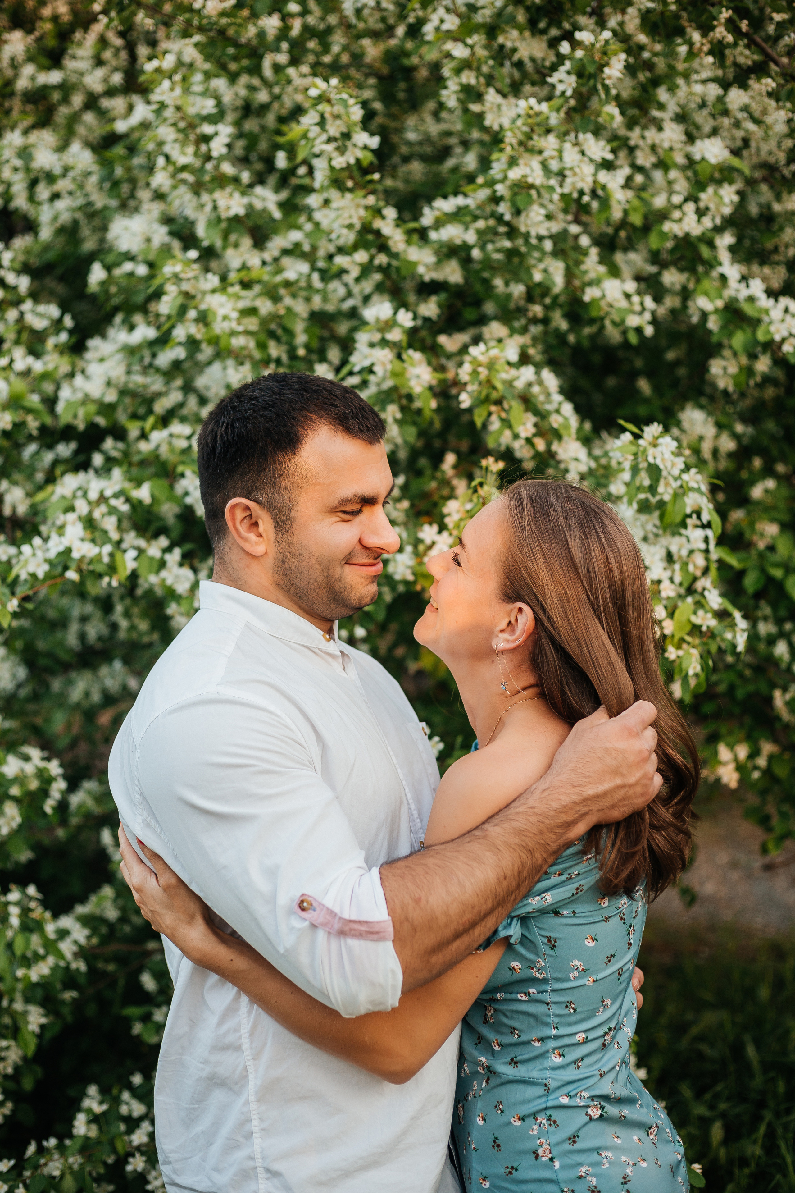 Семейная фотосессия в цветении. Фотограф Мария Новоселова. Сургут