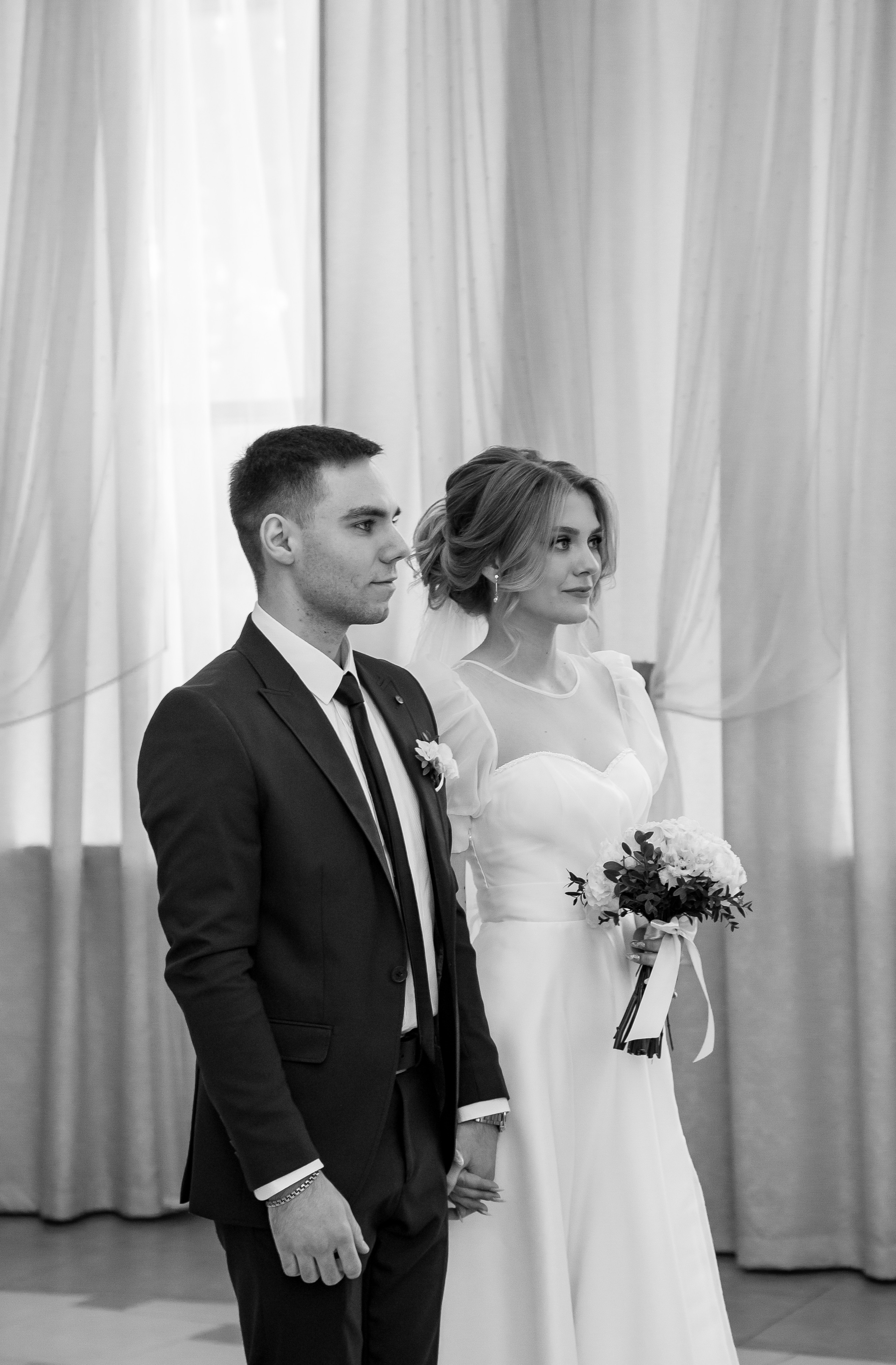 Александр и Александра. Загс и прогулка. Фотограф Мария Новоселова. Сургут