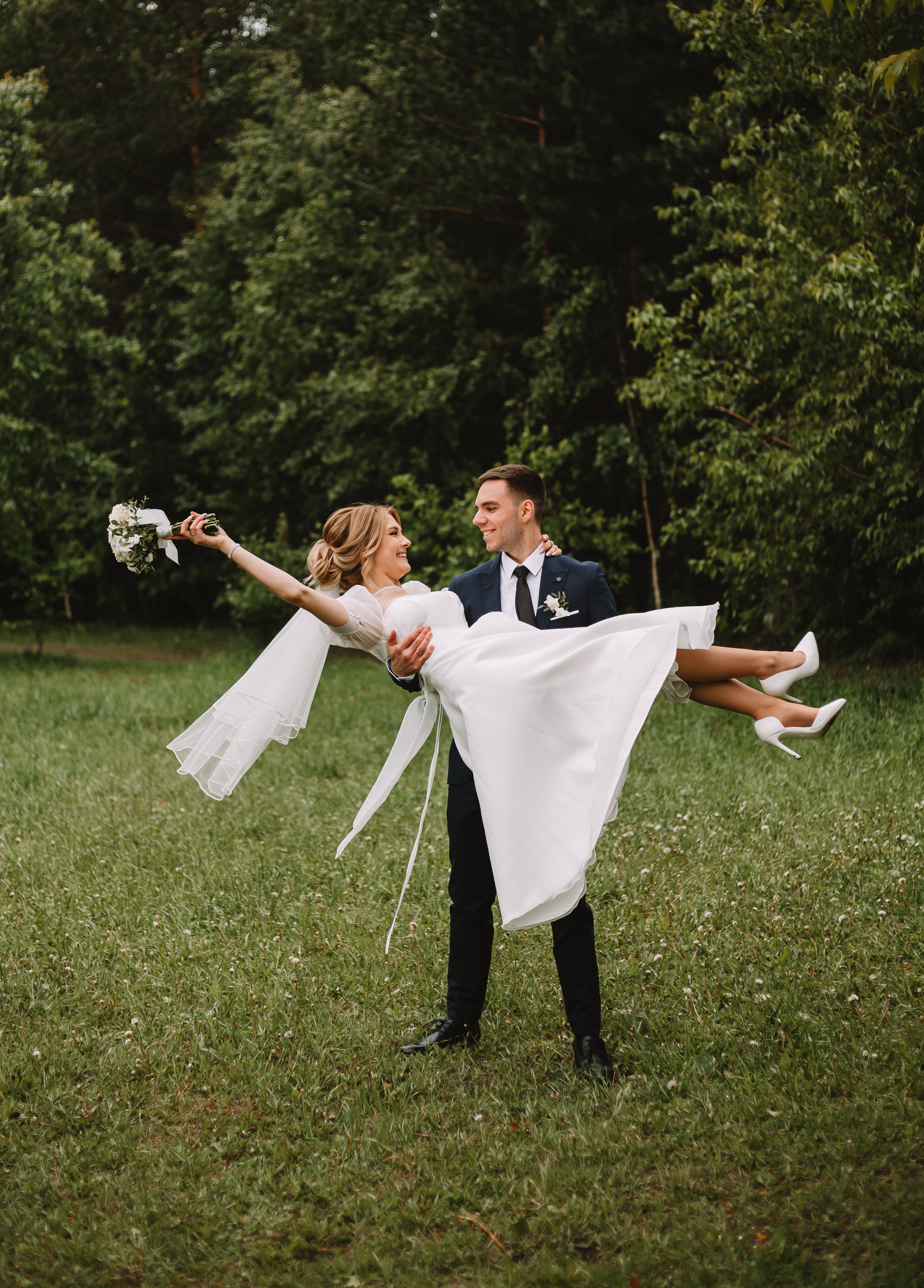 Александр и Александра. Загс и прогулка. Фотограф Мария Новоселова. Сургут