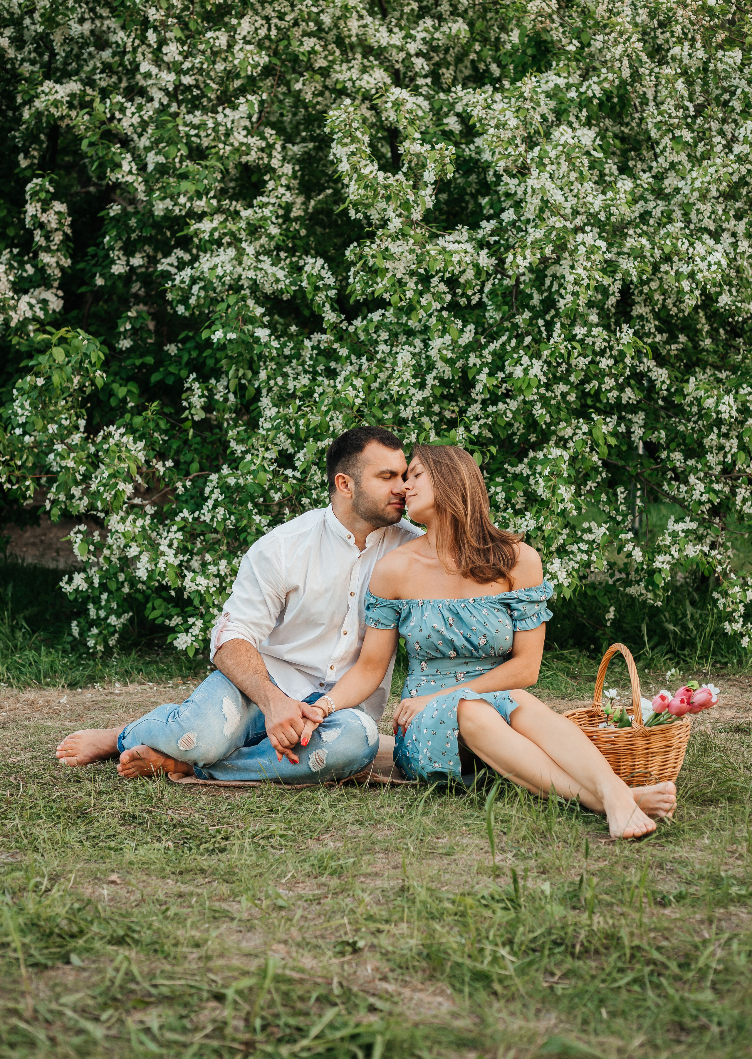 Семейная фотосессия в цветении. Фотограф Мария Новоселова. Сургут