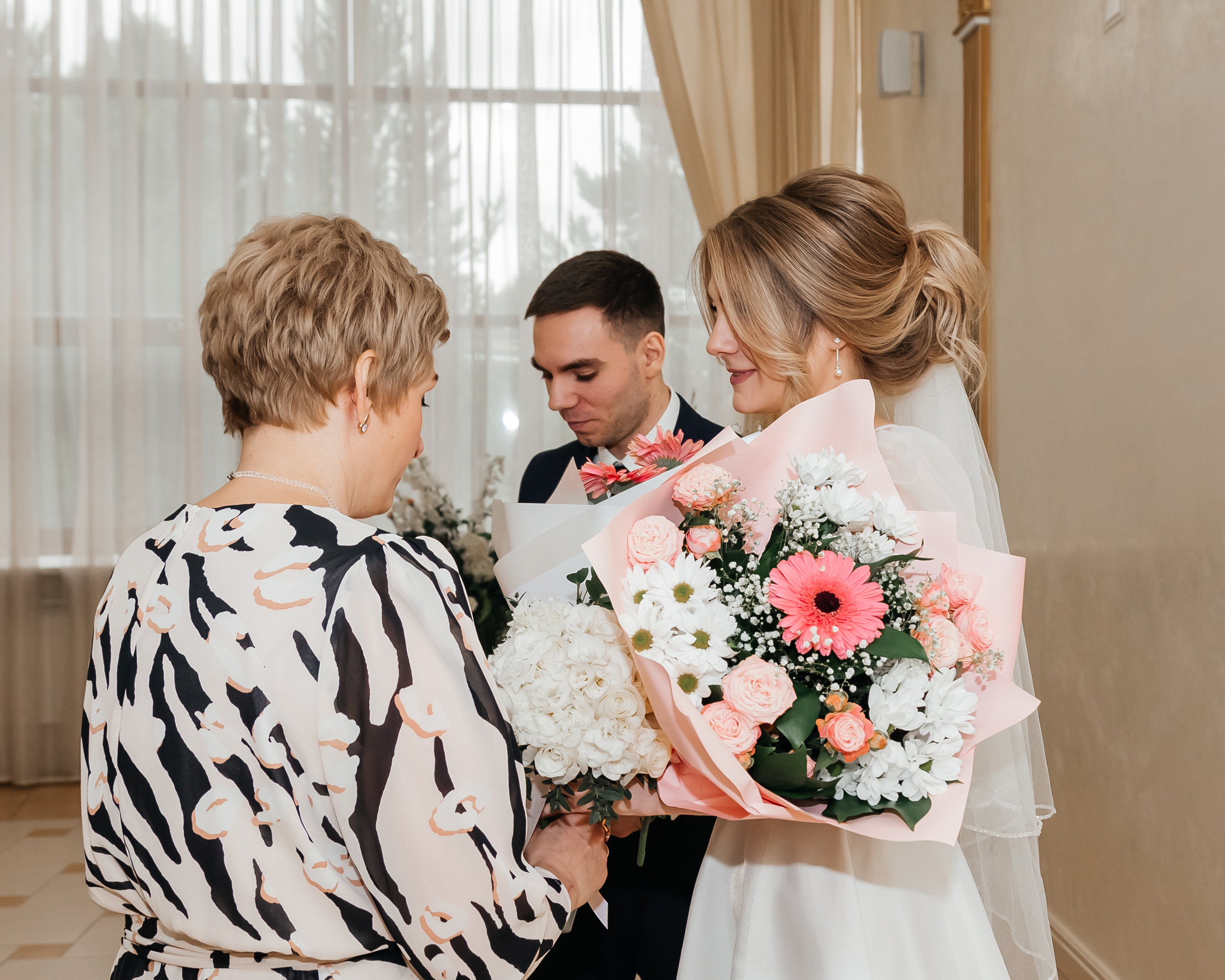 Александр и Александра. Загс и прогулка. Фотограф Мария Новоселова. Сургут