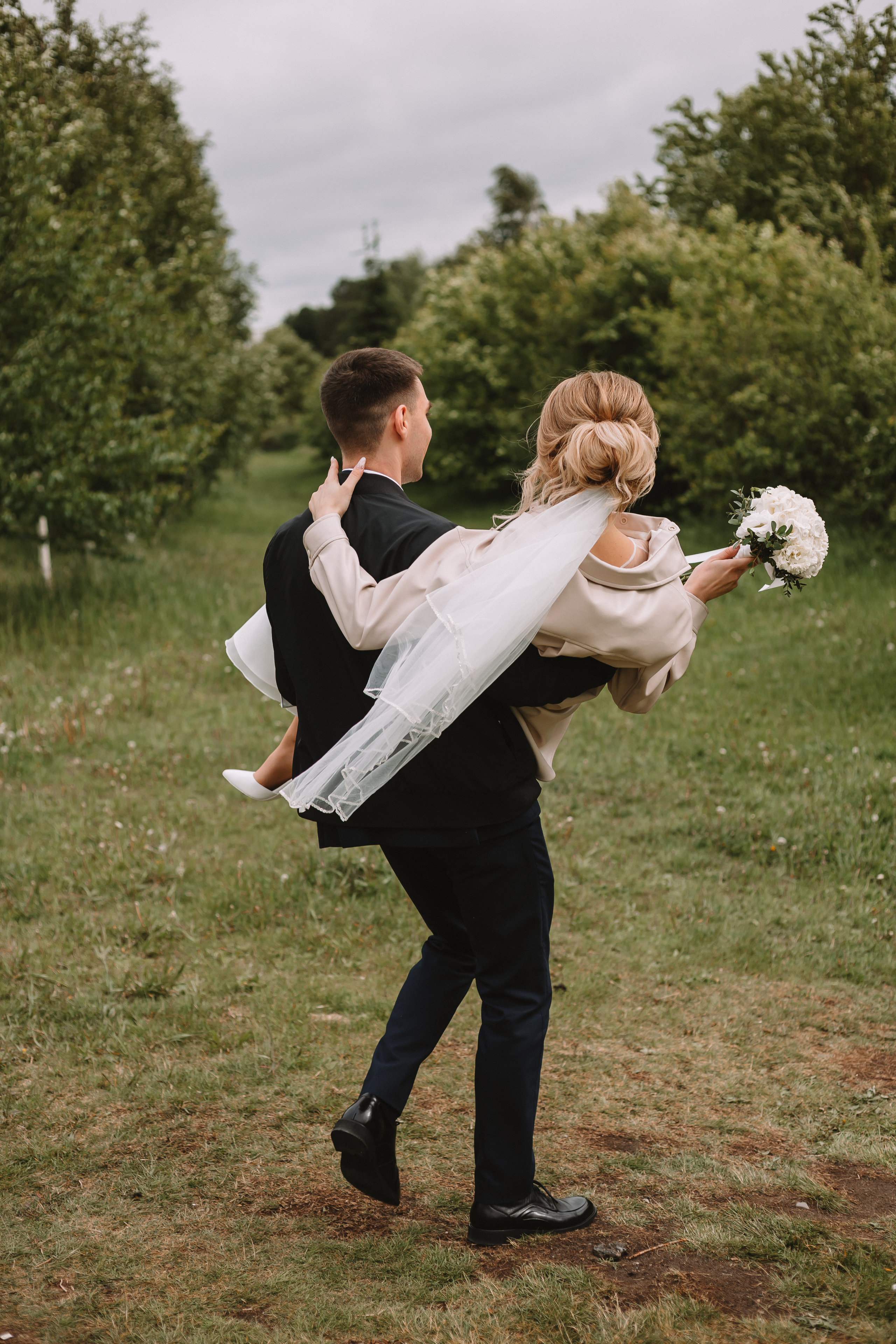 Александр и Александра. Загс и прогулка. Фотограф Мария Новоселова. Сургут