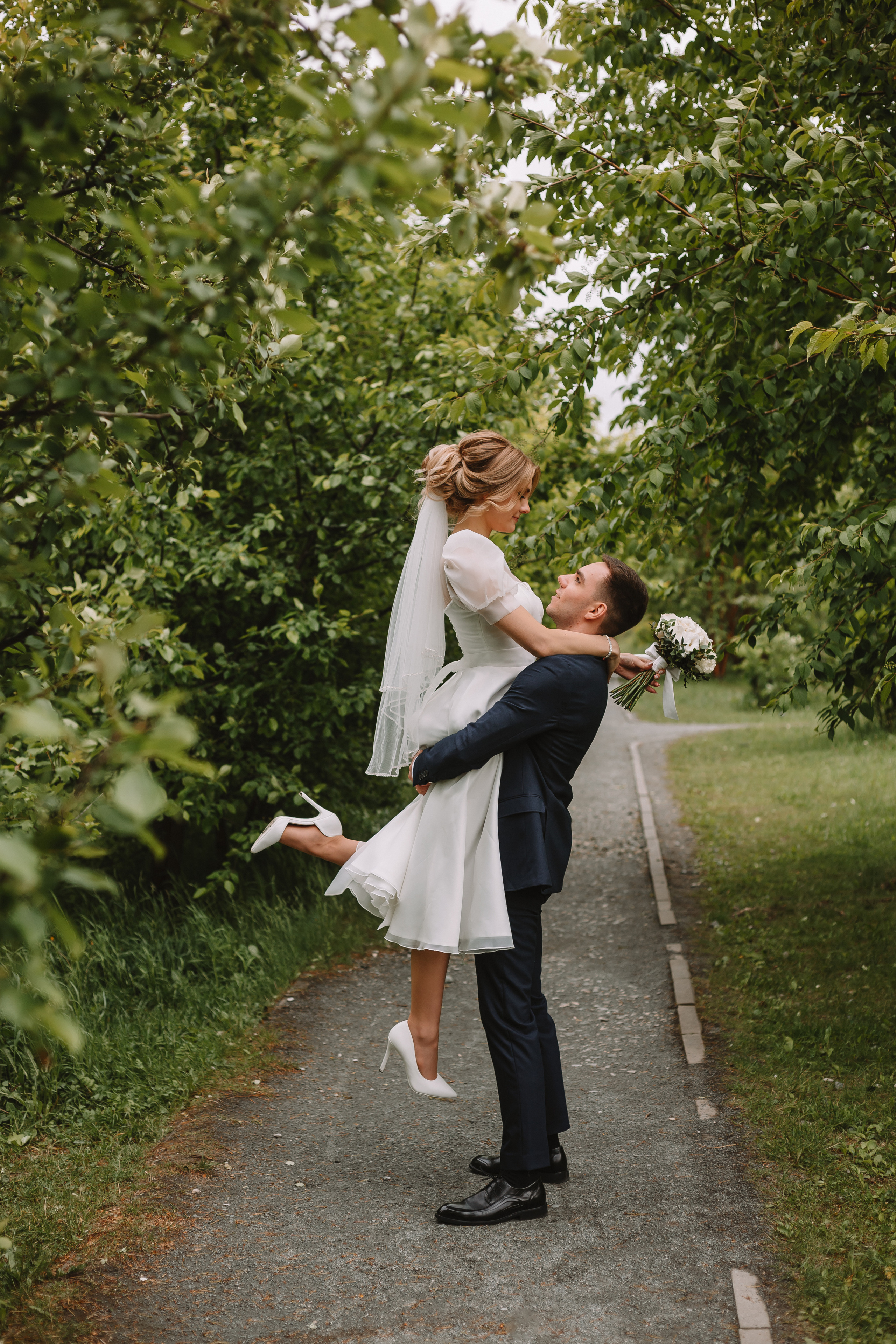 Александр и Александра. Загс и прогулка. Фотограф Мария Новоселова. Сургут