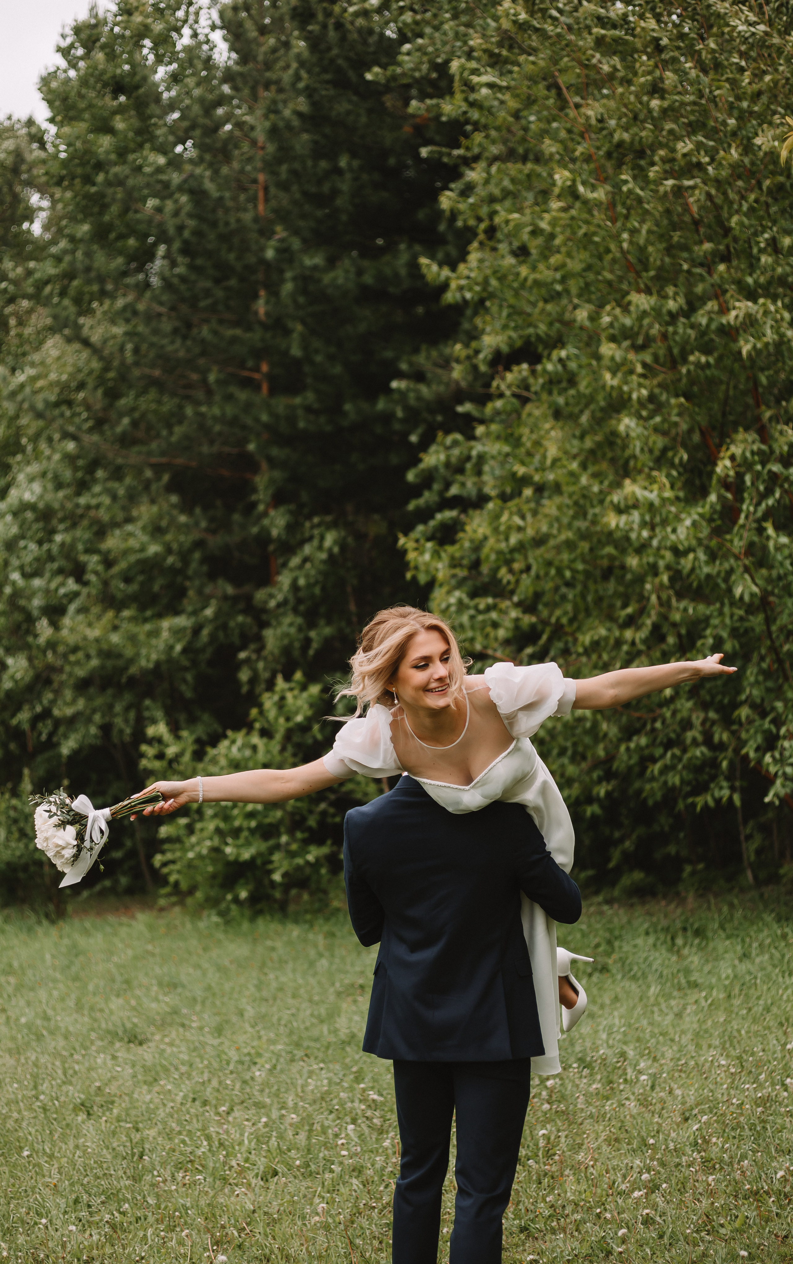 Александр и Александра. Загс и прогулка. Фотограф Мария Новоселова. Сургут