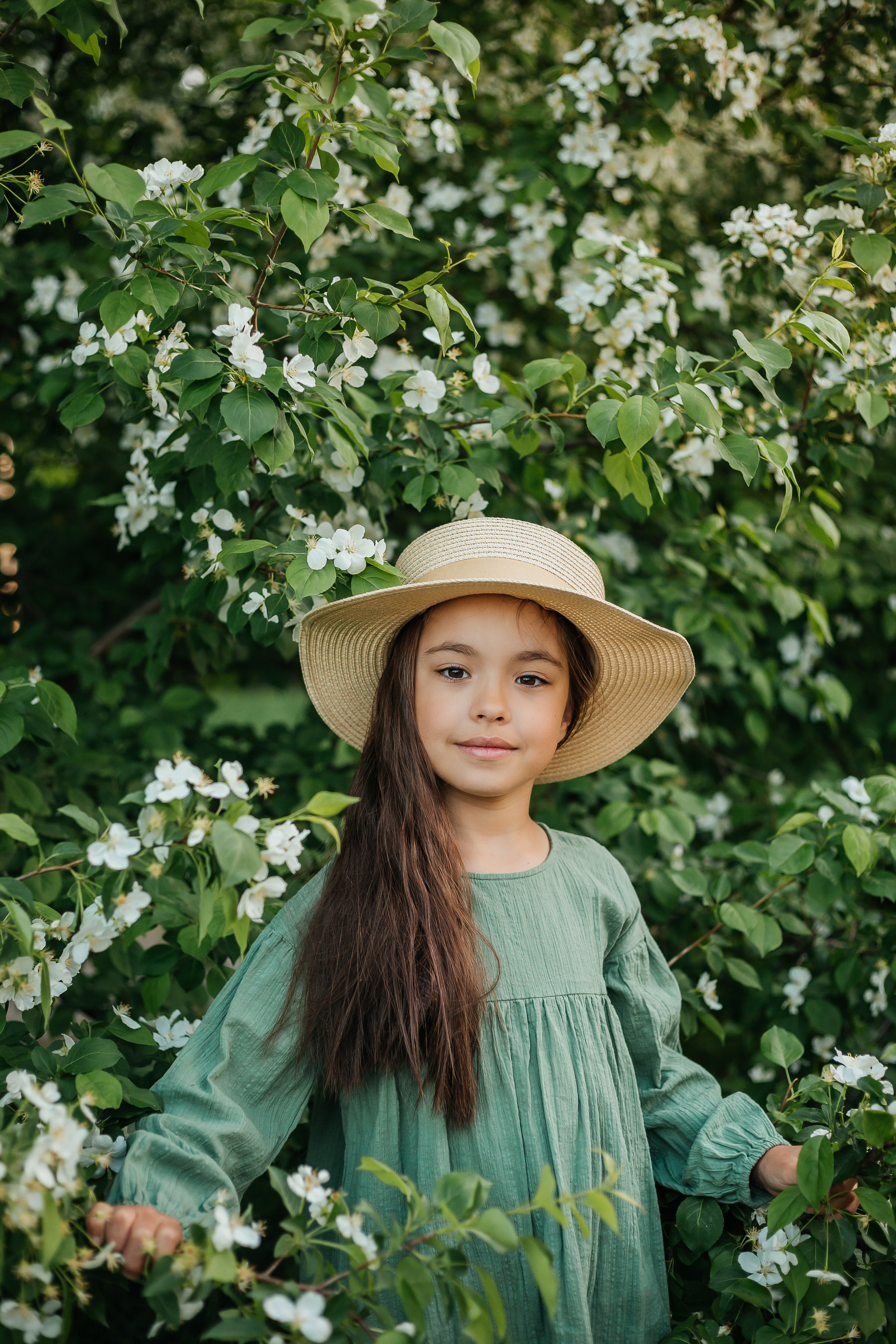 Семейная фотосессия в цветении. Фотограф Мария Новоселова. Сургут