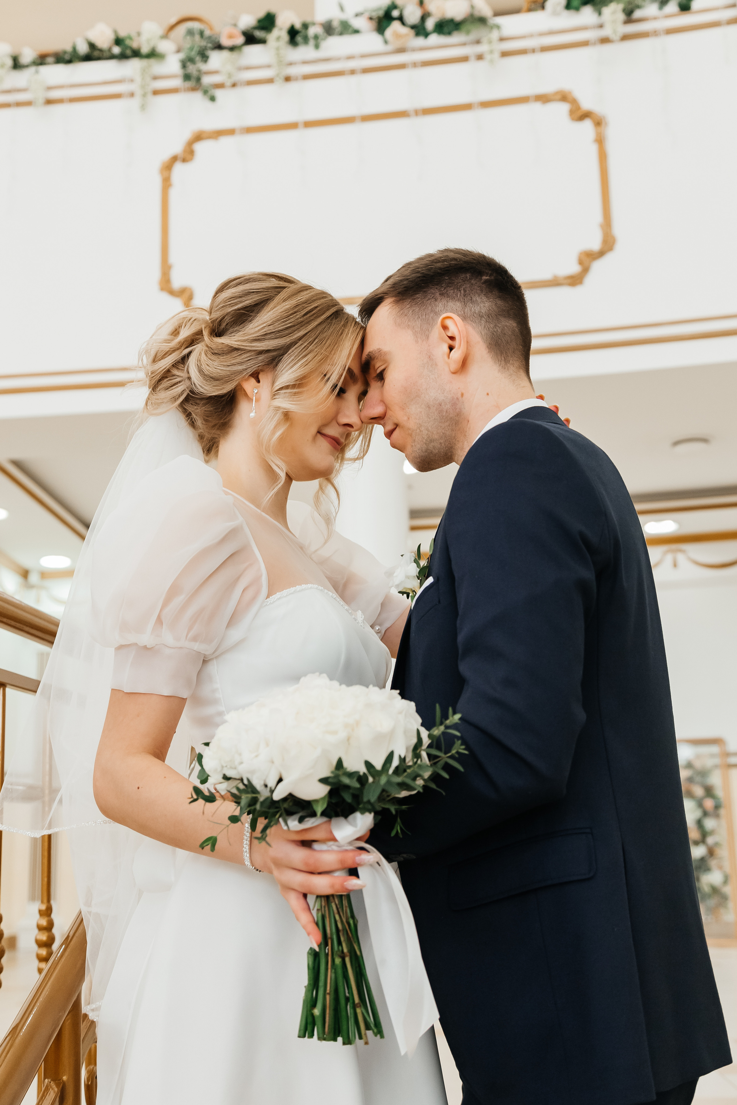 Александр и Александра. Загс и прогулка. Фотограф Мария Новоселова. Сургут