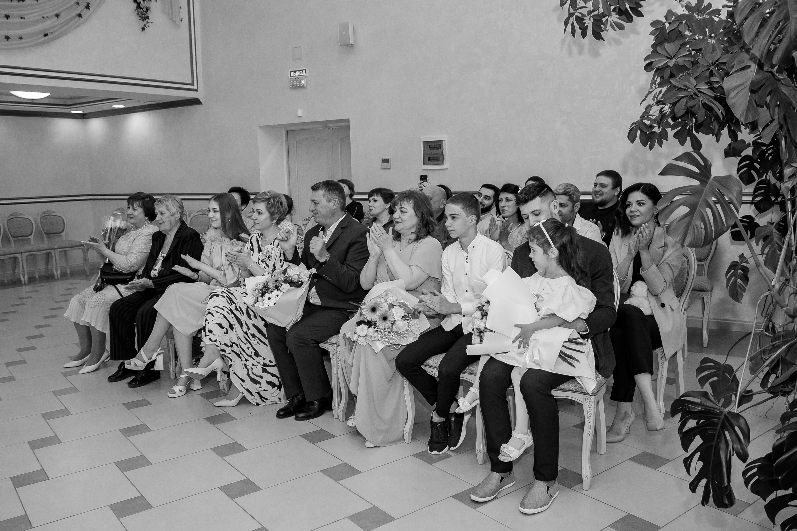 Александр и Александра. Загс и прогулка. Фотограф Мария Новоселова. Сургут