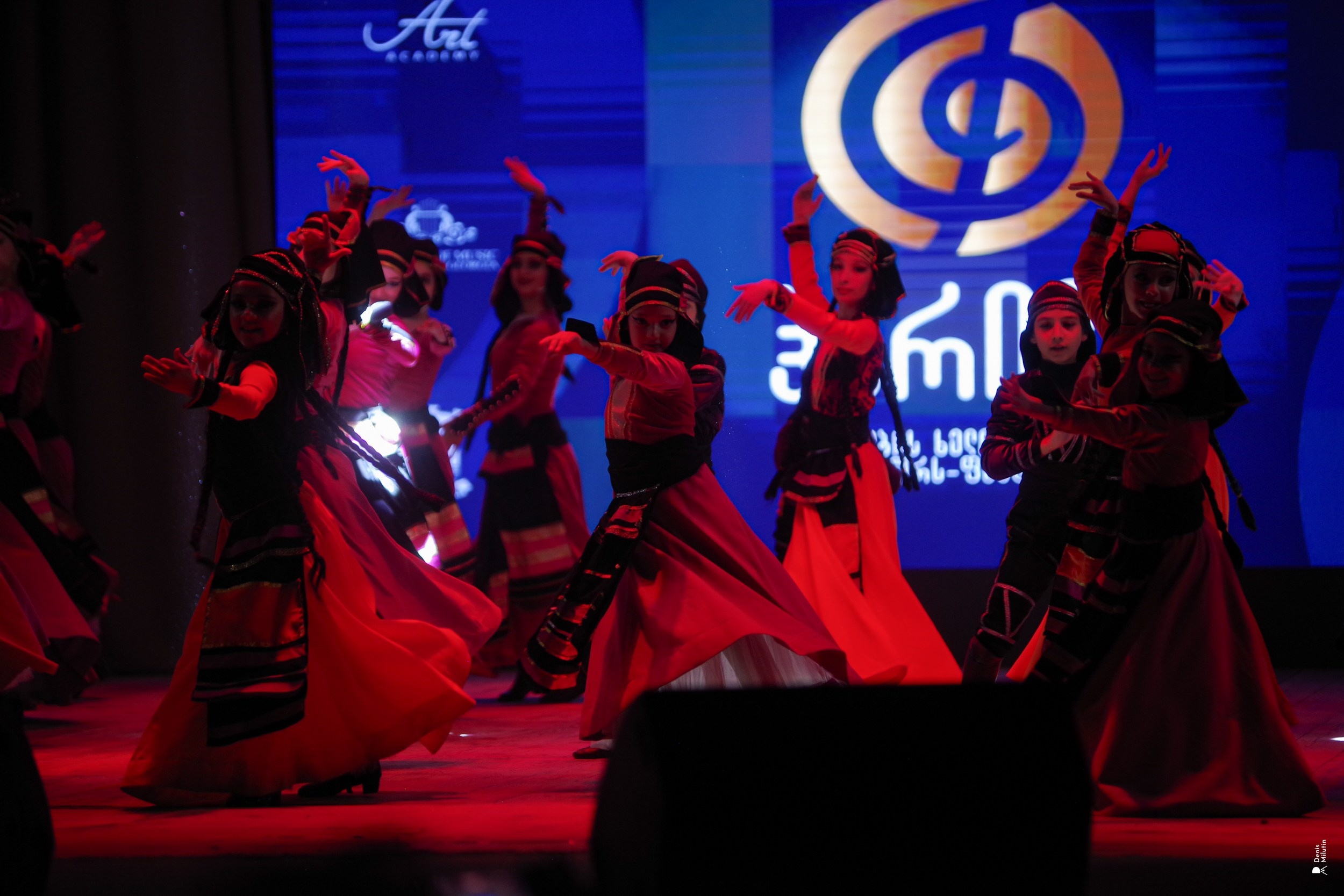 Танцы в Хоби. Портретный фотограф Денис Милютин