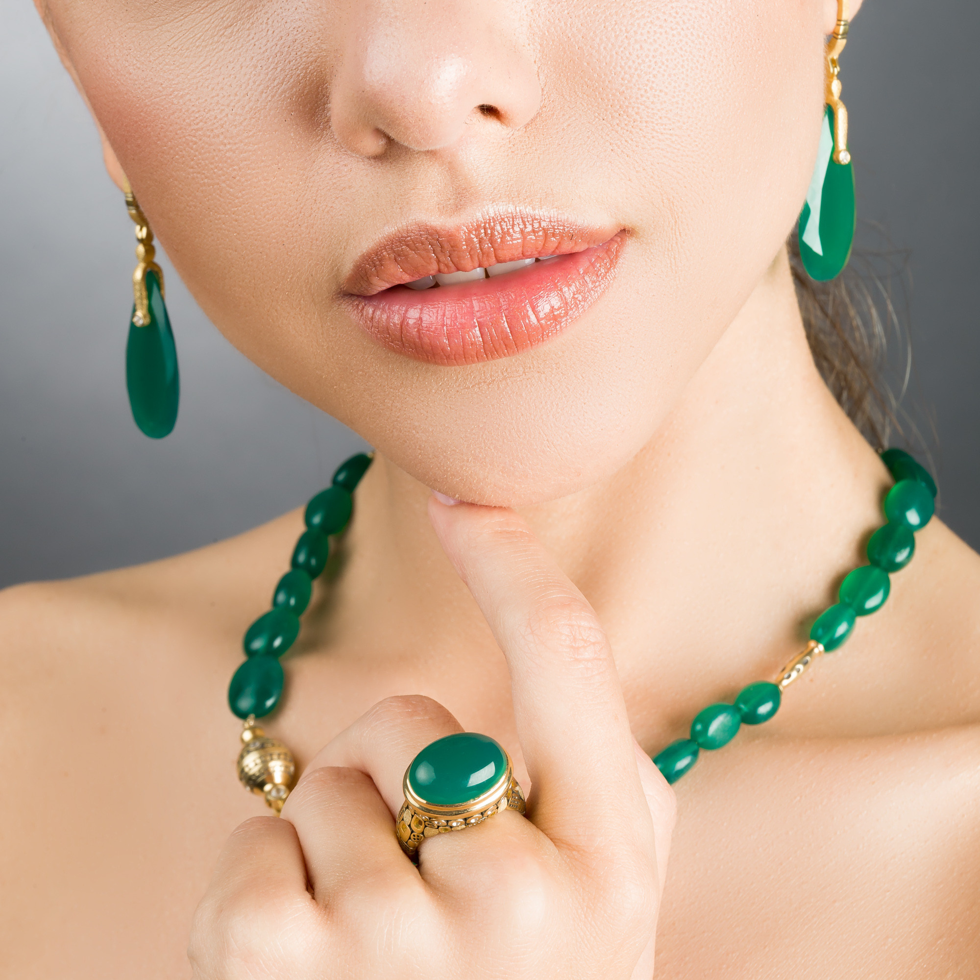 IRStudio: фотосъемка ювелирных украшений на моделях. Рекламный и предметный фотограф Марченков Антон