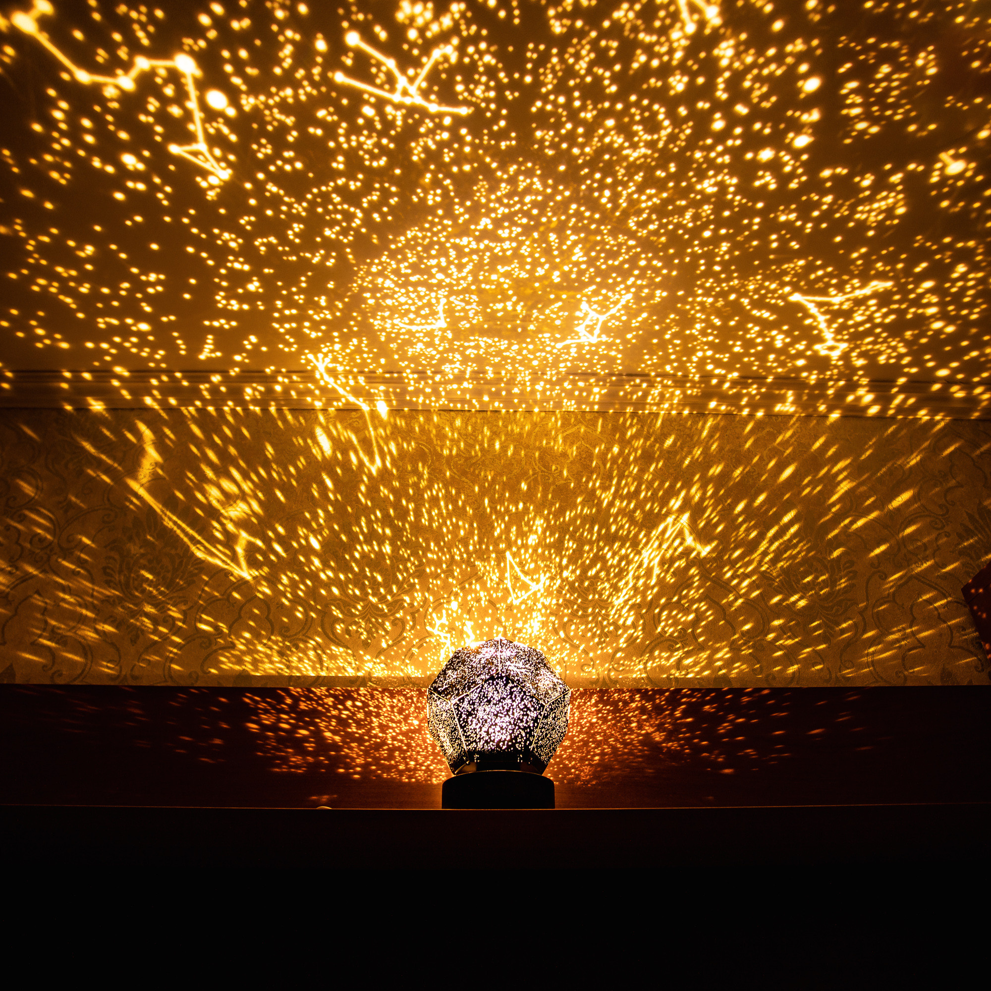 Levenhuk — фотосъемка домашнего планетария. Рекламный и предметный фотограф Марченков Антон