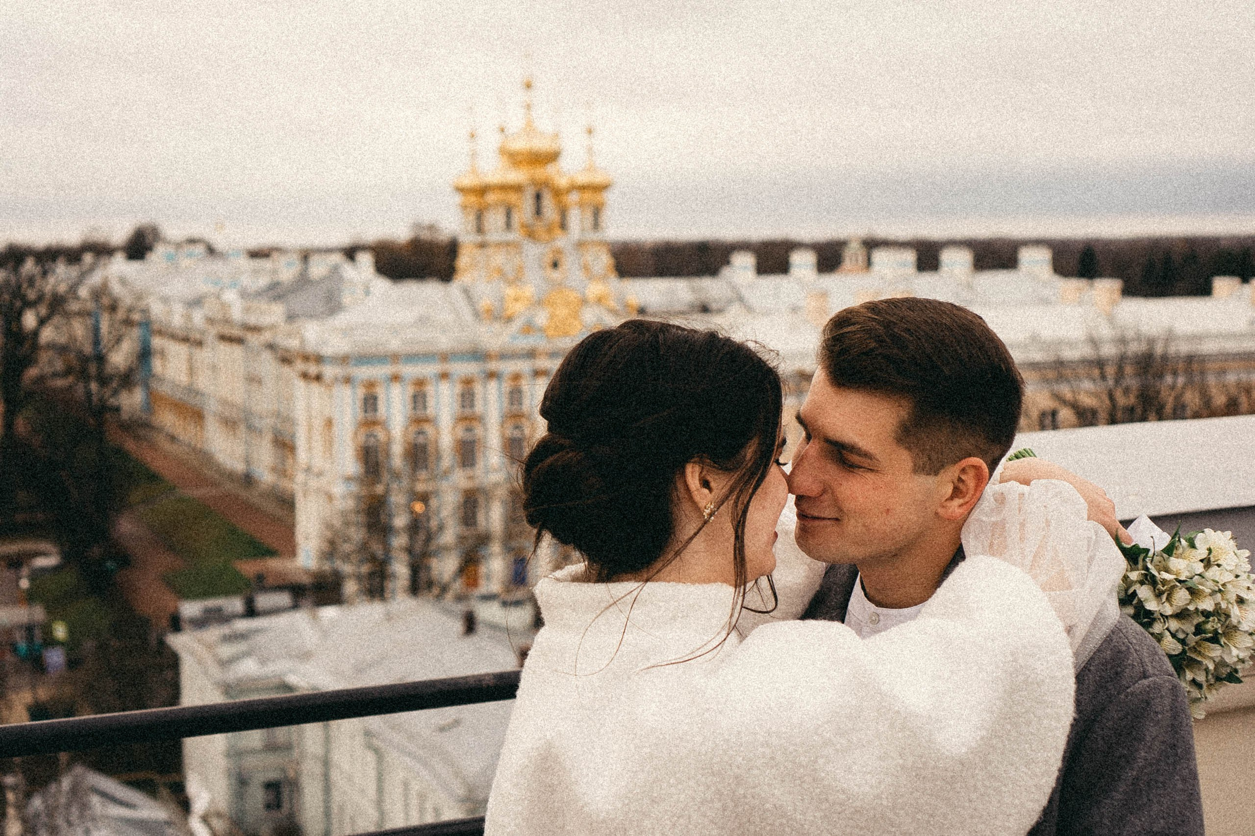 СВАДЕБНАЯ СЬЕМКА ПАРЫ В ГОРОДЕ ПУШКИН В ПАРКЕ ЕКАТЕРИНЕНСКОМ В НОЯБРЕ. Профессиональный фотограф, Санкт-Петербург — Виктория Богомолова