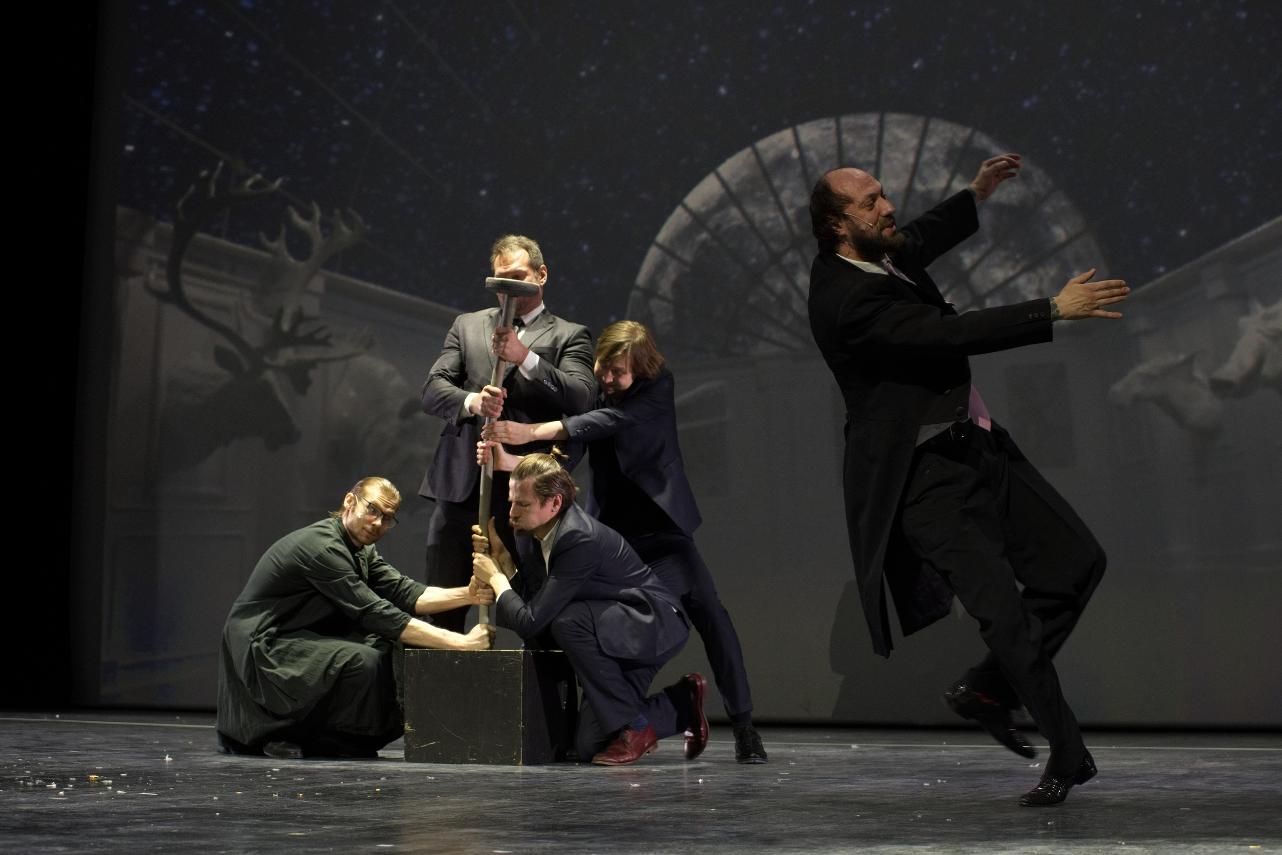 Театр И-Он, Мюнхгаузен. Семейный и детский фотограф Антон Зорин