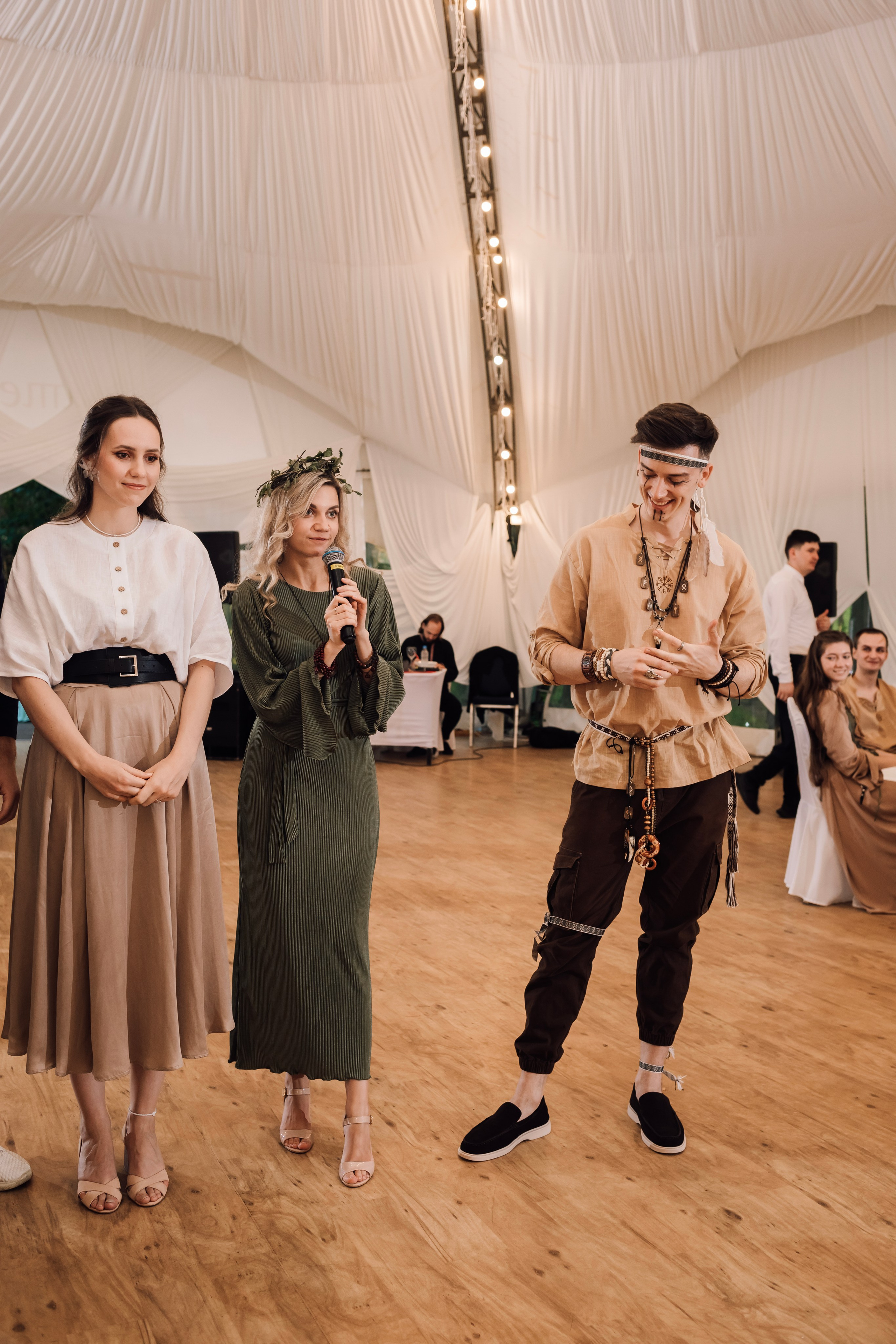 Маргарита и Артем. Свадьба в стиле средневекового пира в шатре. Свадебный и семейный фотограф в Москве Евгения Лисина