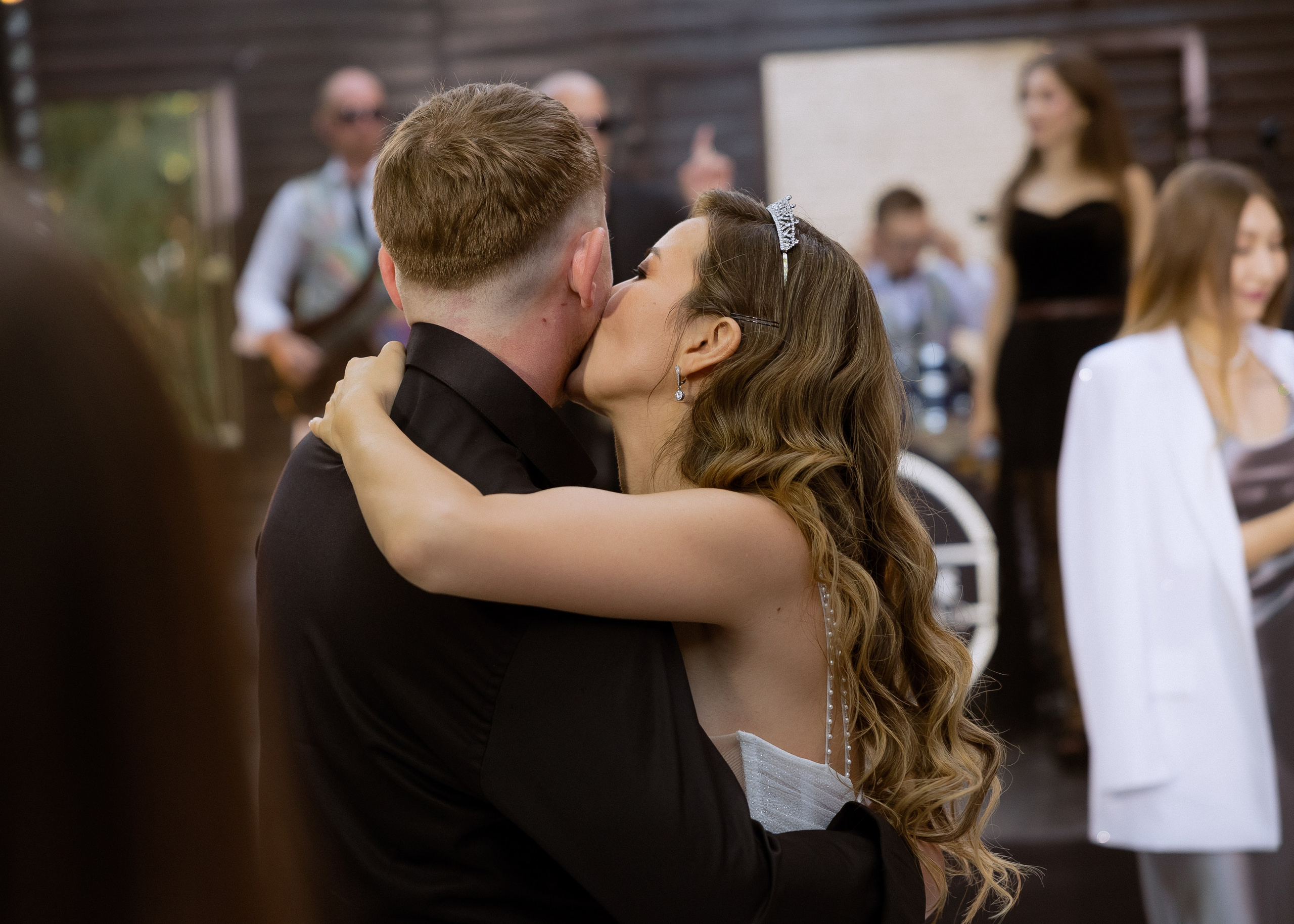 Дмитрий и Алита. Фотограф Эмиль Исякаев