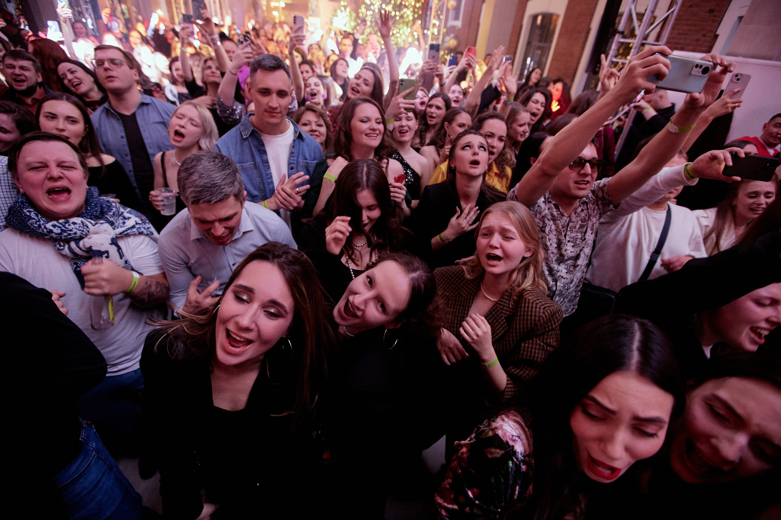 Репортажная фотография от Дмитрия Мазуркевича — яркие и динамичные моменты. Дмитрий Мазуркевич: Профессиональный Репортажный Фотограф