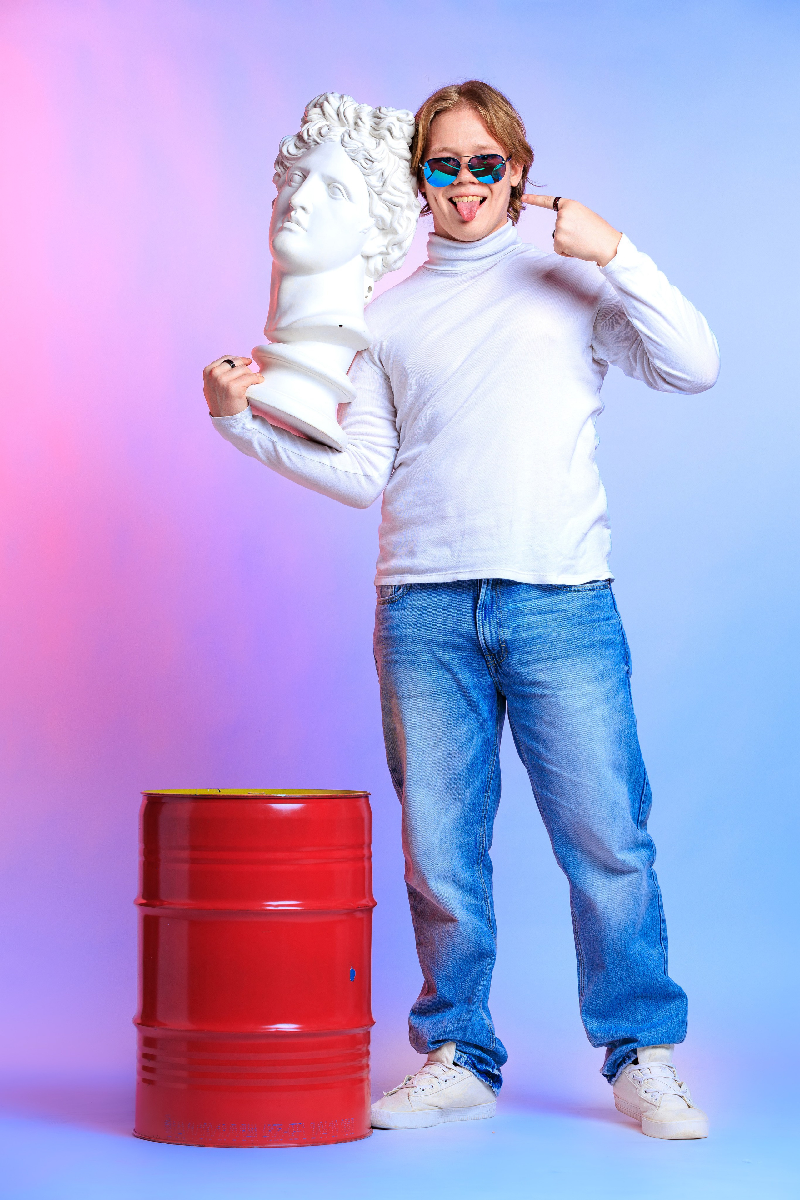 Смотреть фотки в фотостудии. Выпускные альбомы Геленджик, Новороссийск, Краснодар, Туапсе