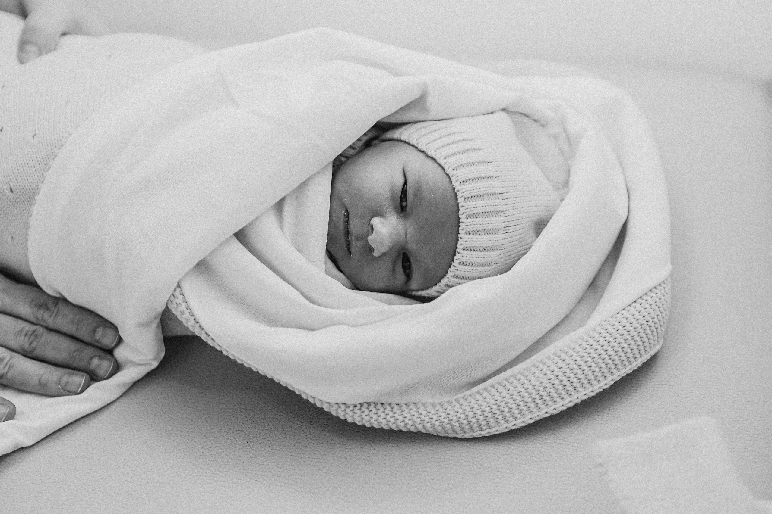 Выписка палата+внизу ПЦЭ. Семейный фотограф Тюмень, фотограф на роды Салмина Мария