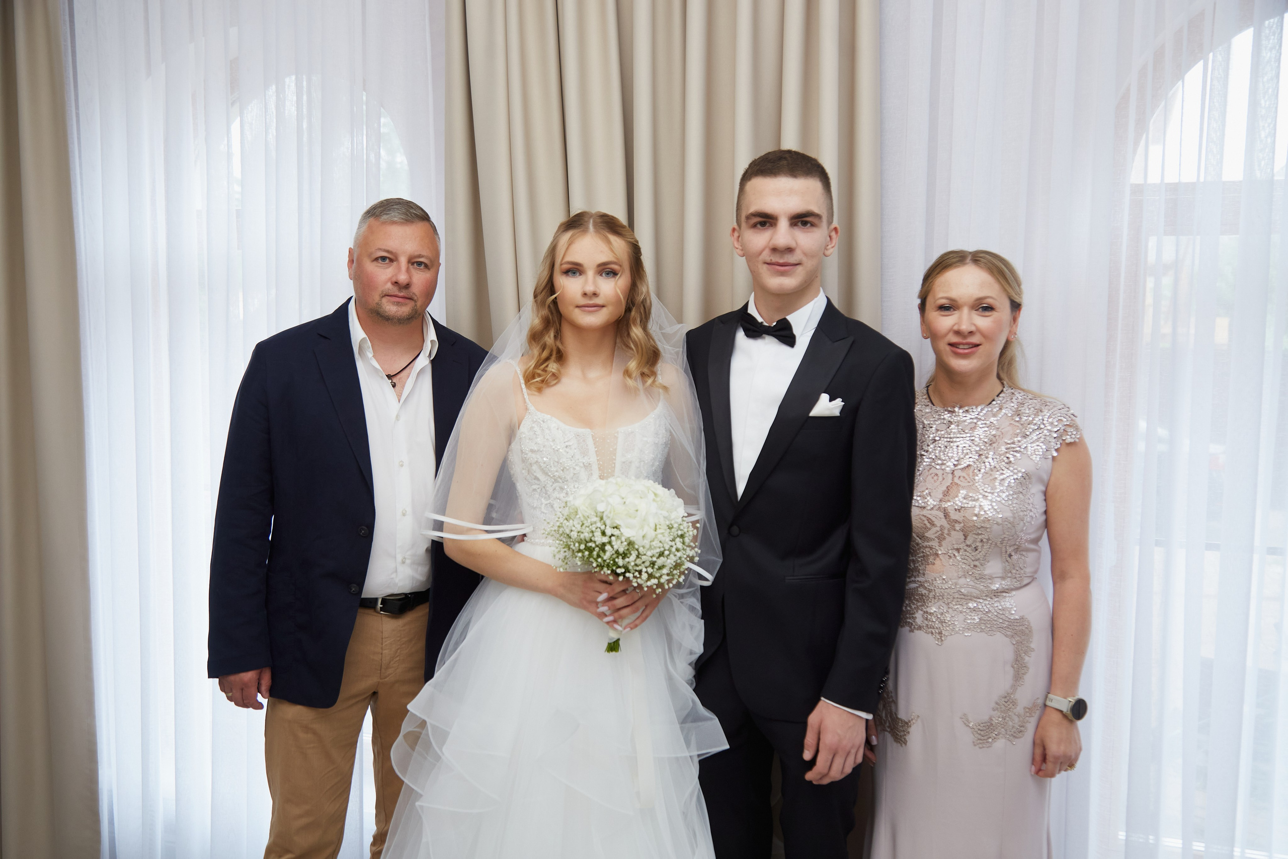 молодожёны. фото с родителями