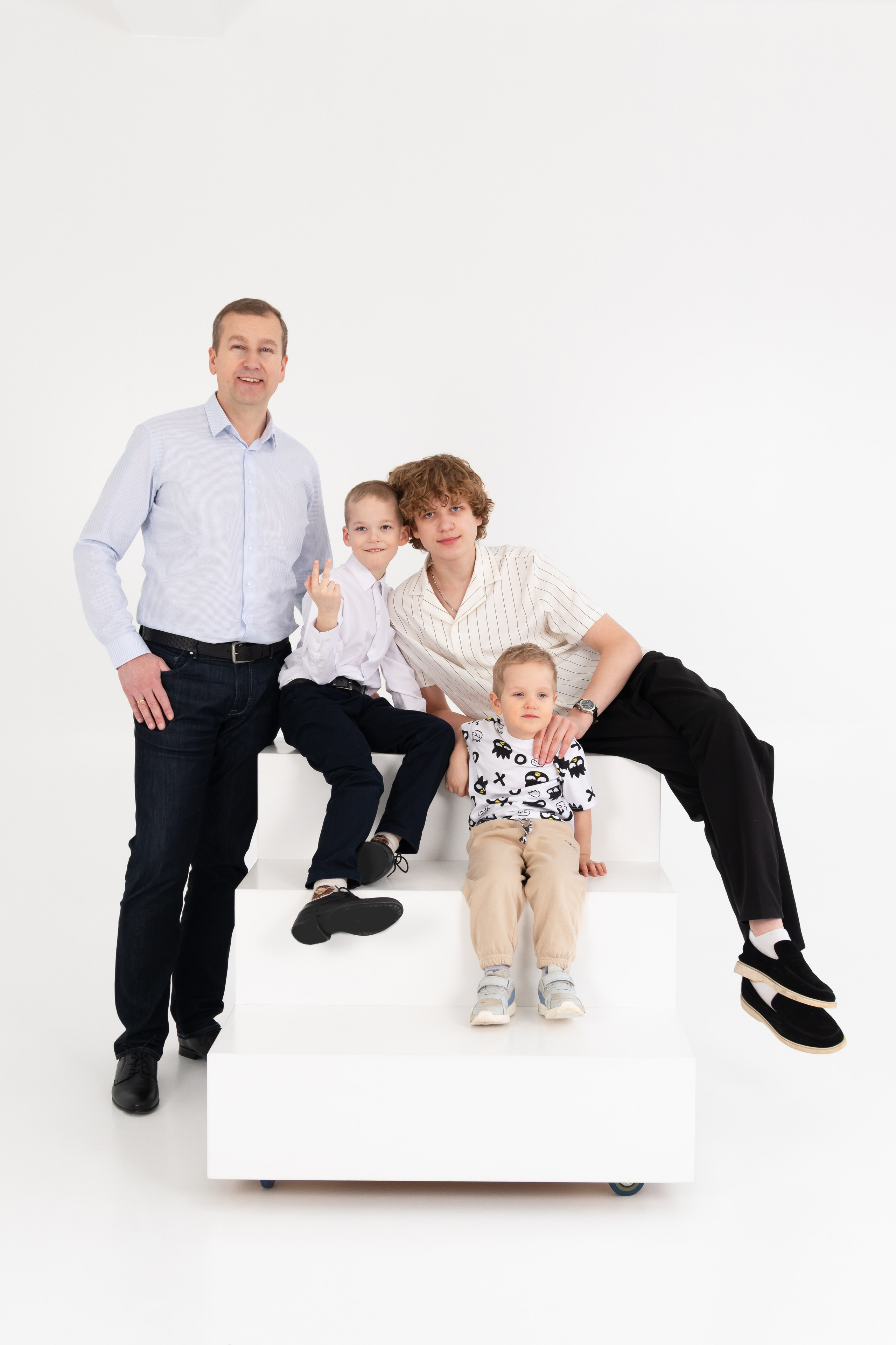 Давыдовых много не бывает! Семейная фотосессия в студии. Фотограф в Екатеринбурге Пойгина Елена