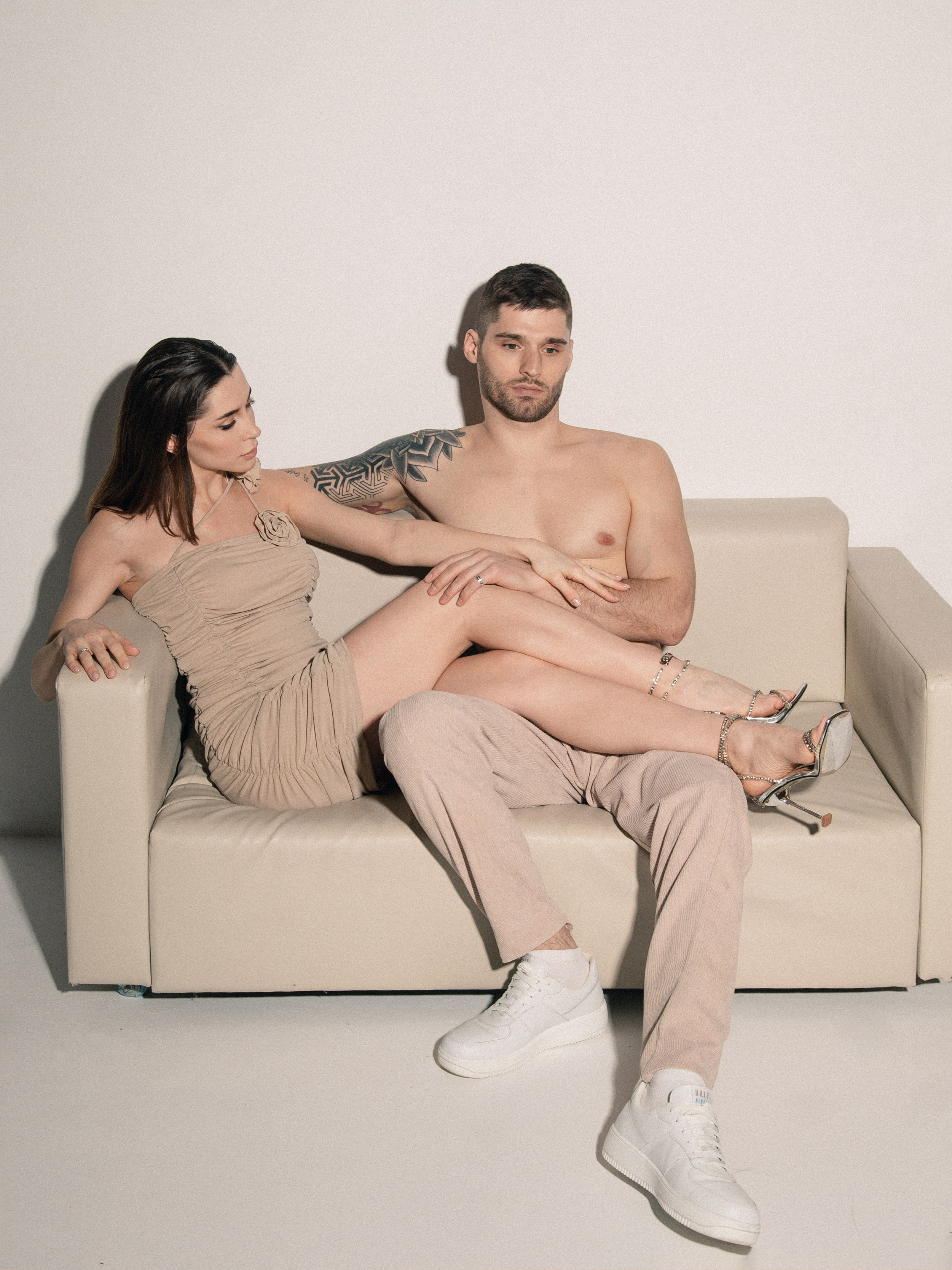 Love Story съёмка в студии, акцент на эмоции и контакт