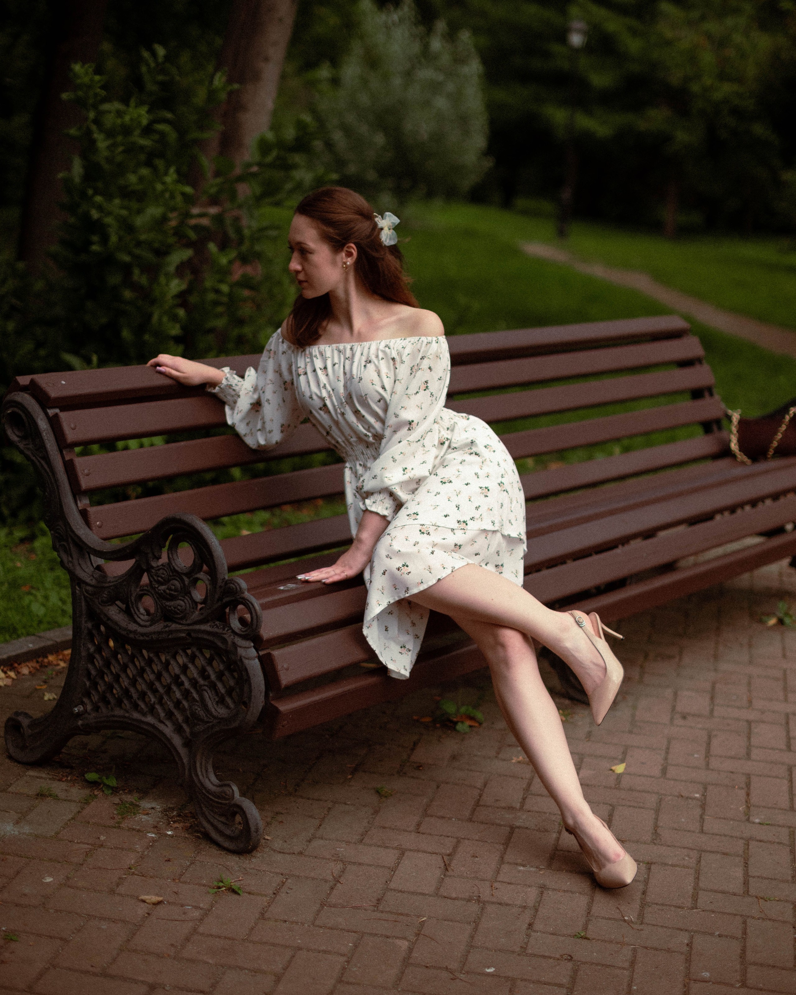 Настя. Женский фотограф. Создатель украшений ручной работы. Модель
