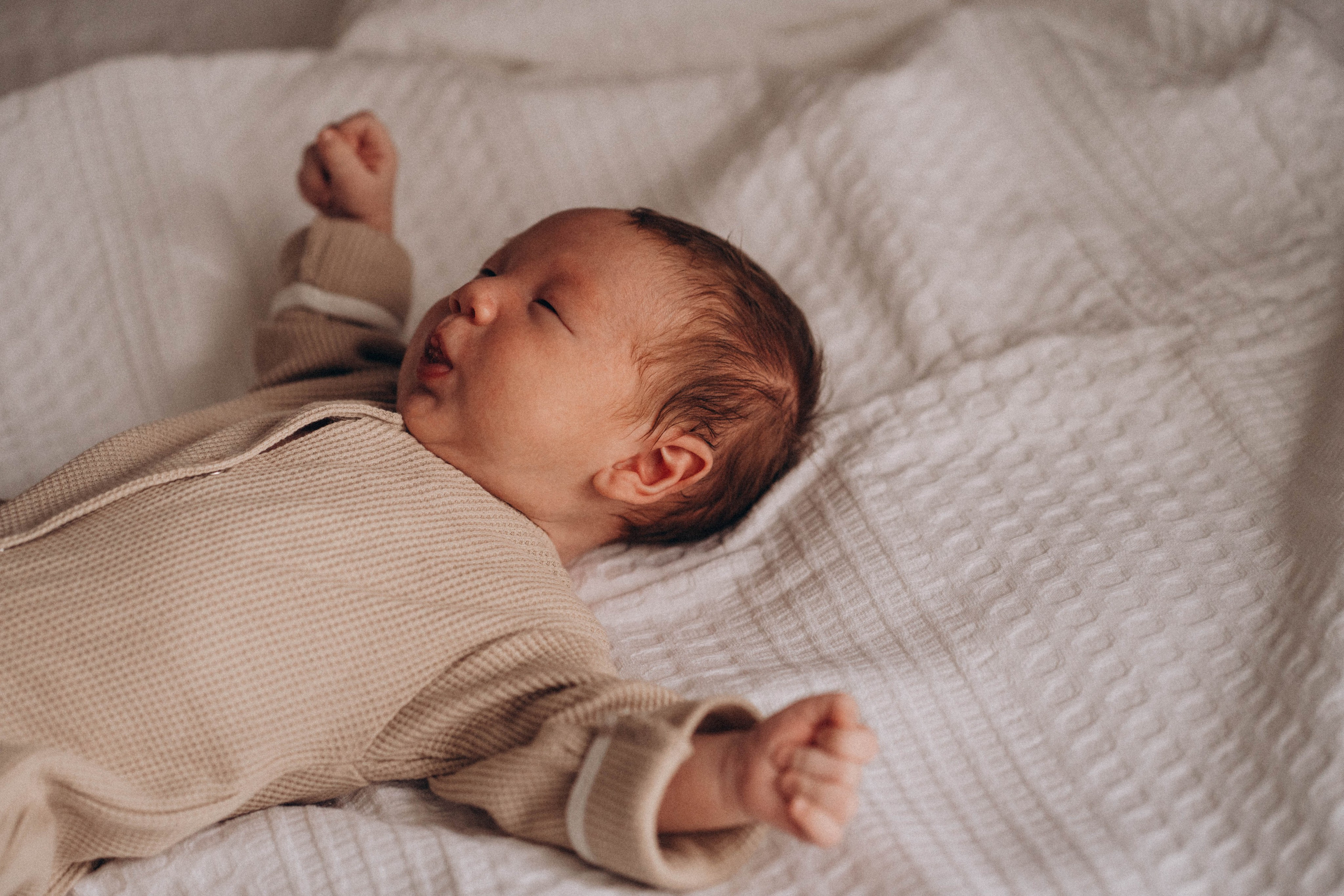 Рустам Айнаш Амир (newborn). Надежда Виховская — семейный фотограф в Астане