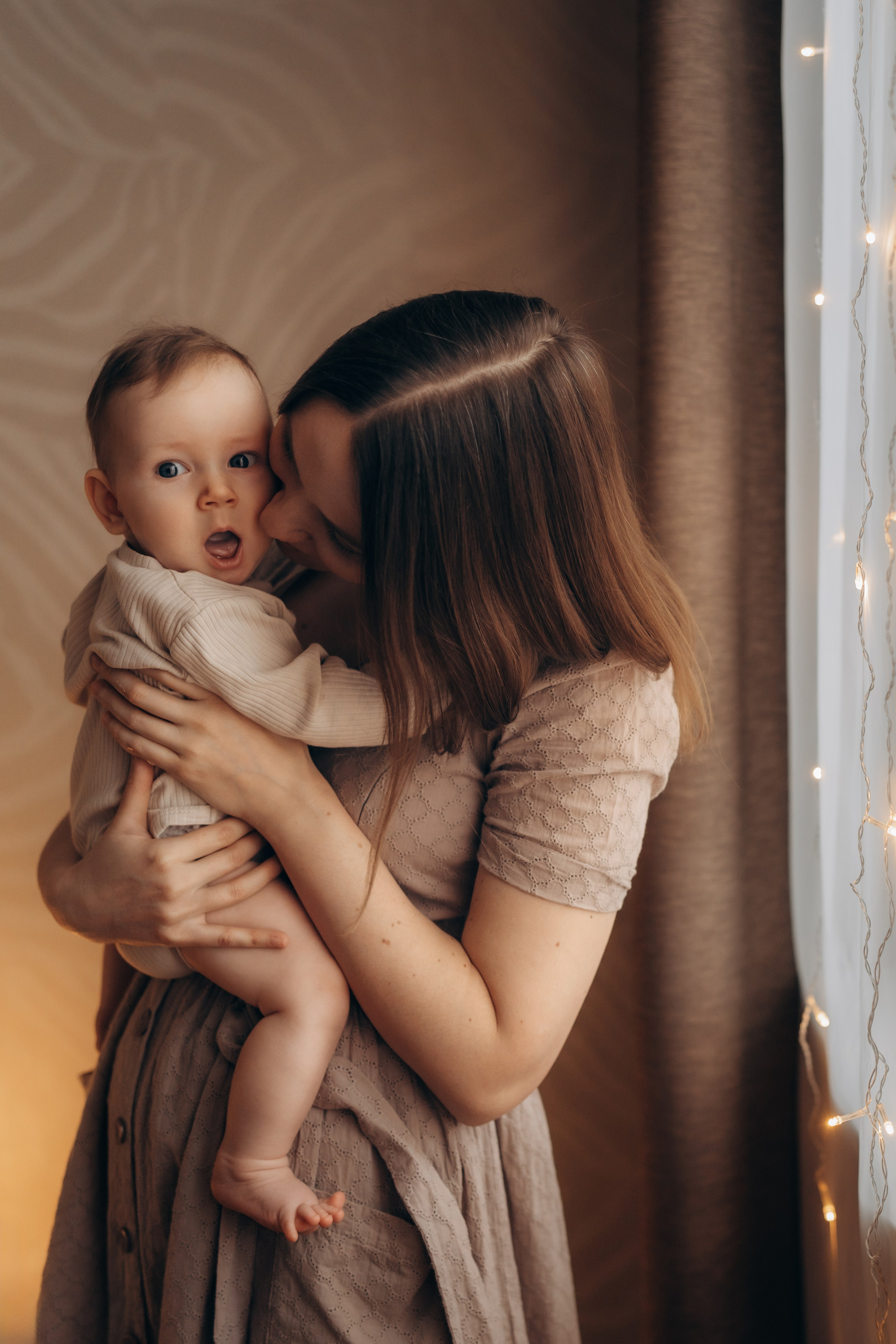 Домашняя фотосессия мамы и дочки. Детский, семейный и ньюборн фотограф в Москве Юлия Шуарт