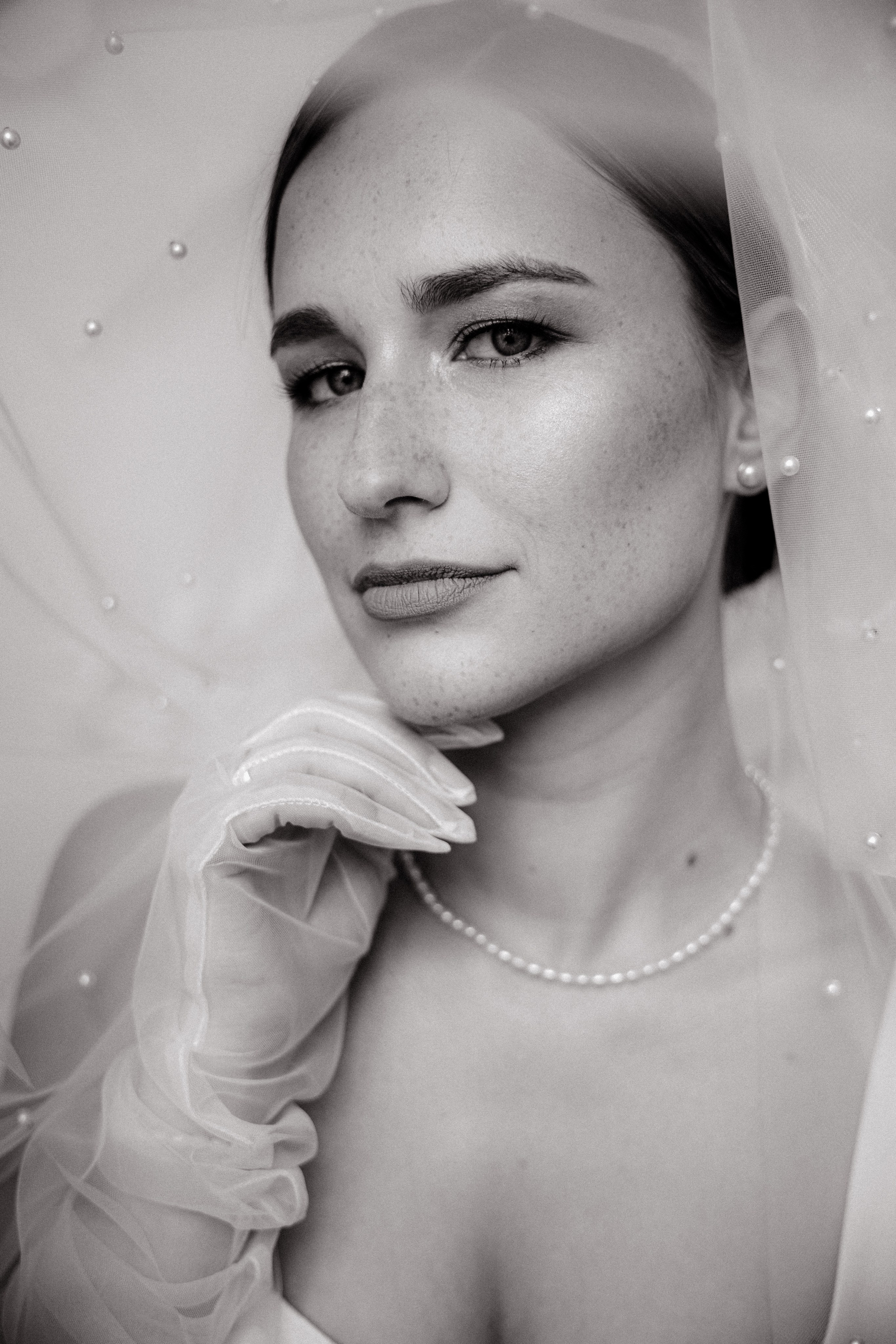 Портфолио свадебного фотографа в Москве. Фотосессия с лошадьми Москва. Фотограф на свадьбу в Москве. Свадебная фотосессия на черном фоне. Фотограф в Москве Валерия Рожкова