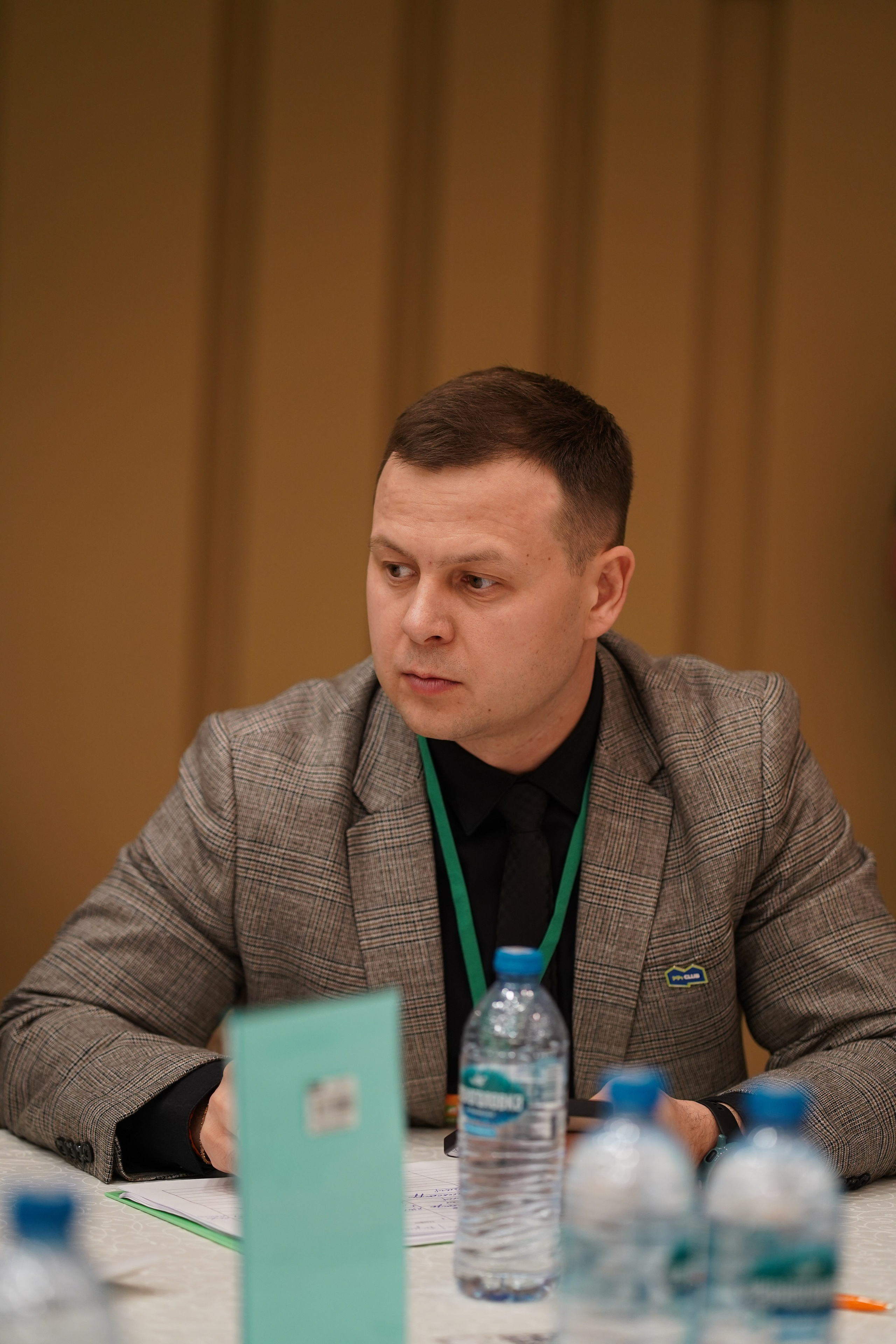 Малоэтажная страна конференция. Фотограф