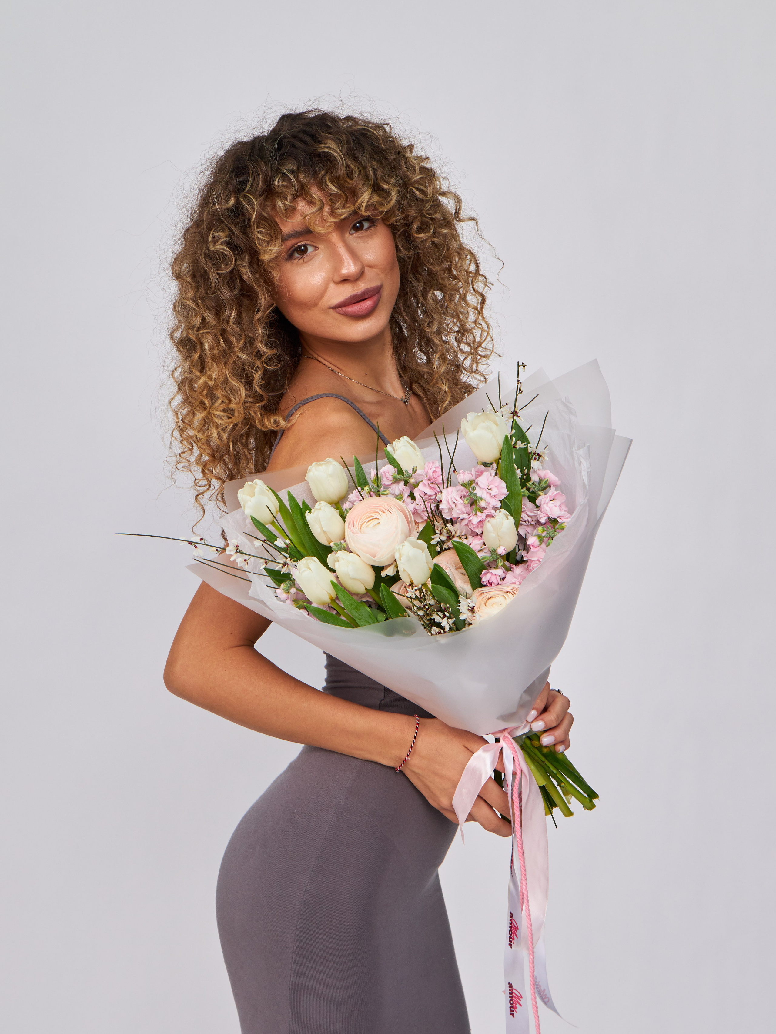 Фотограф для съемки одежды (предметка/модели) в Москве — оперативный выезд