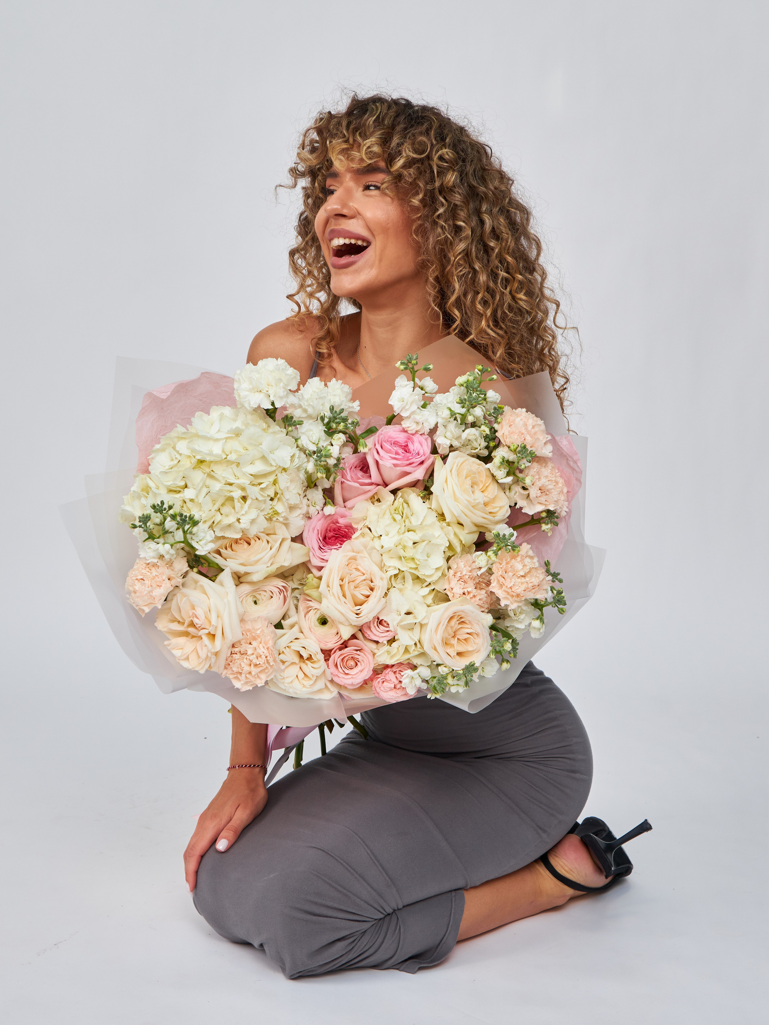 Съемка "день/ночь" одного лука одежды в Москве для демонстрации универсальности товара на маркетплейсах