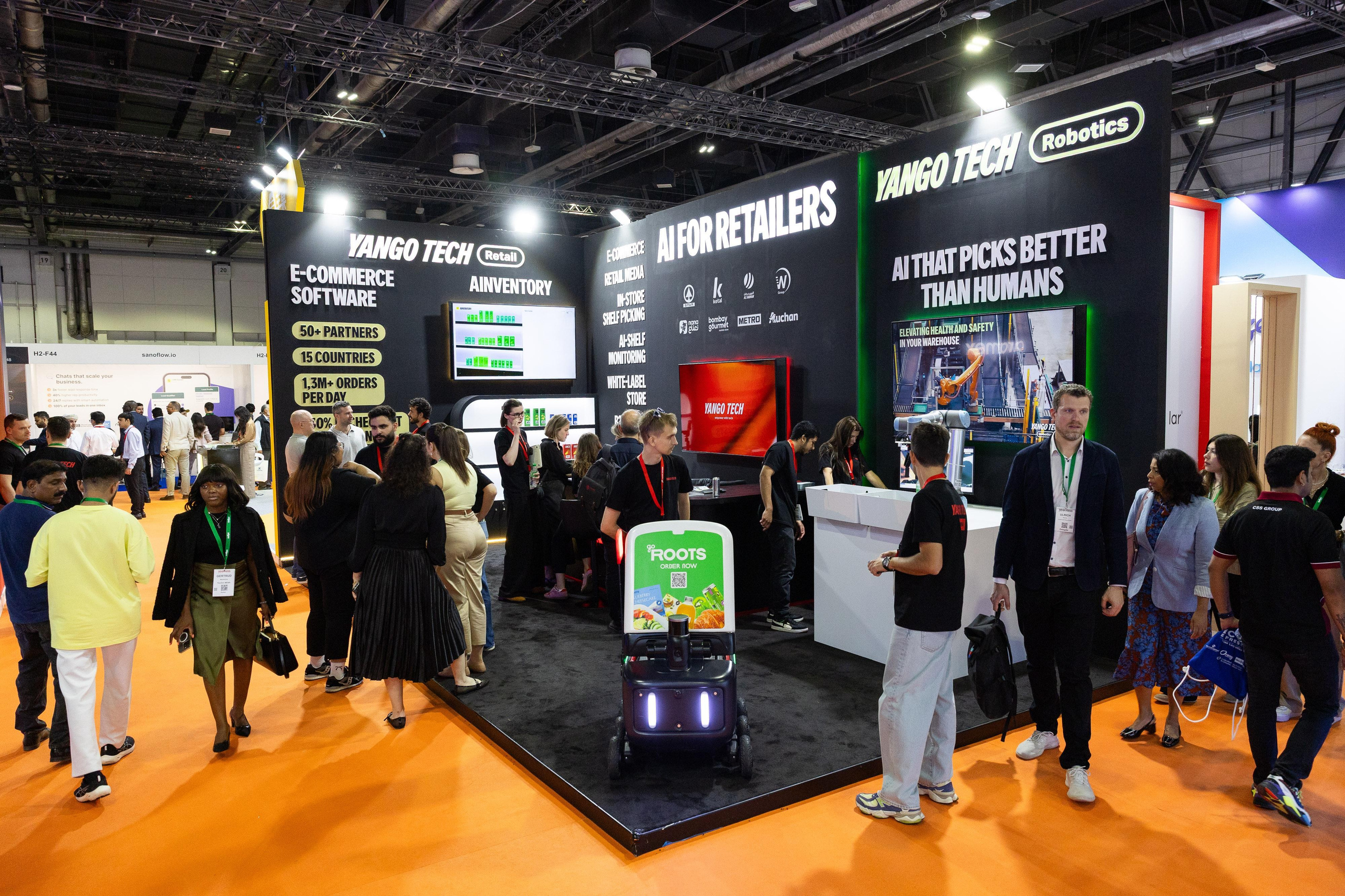 Conferences and expo photoshoot. Professional event photographer Ruslan Davletberdin