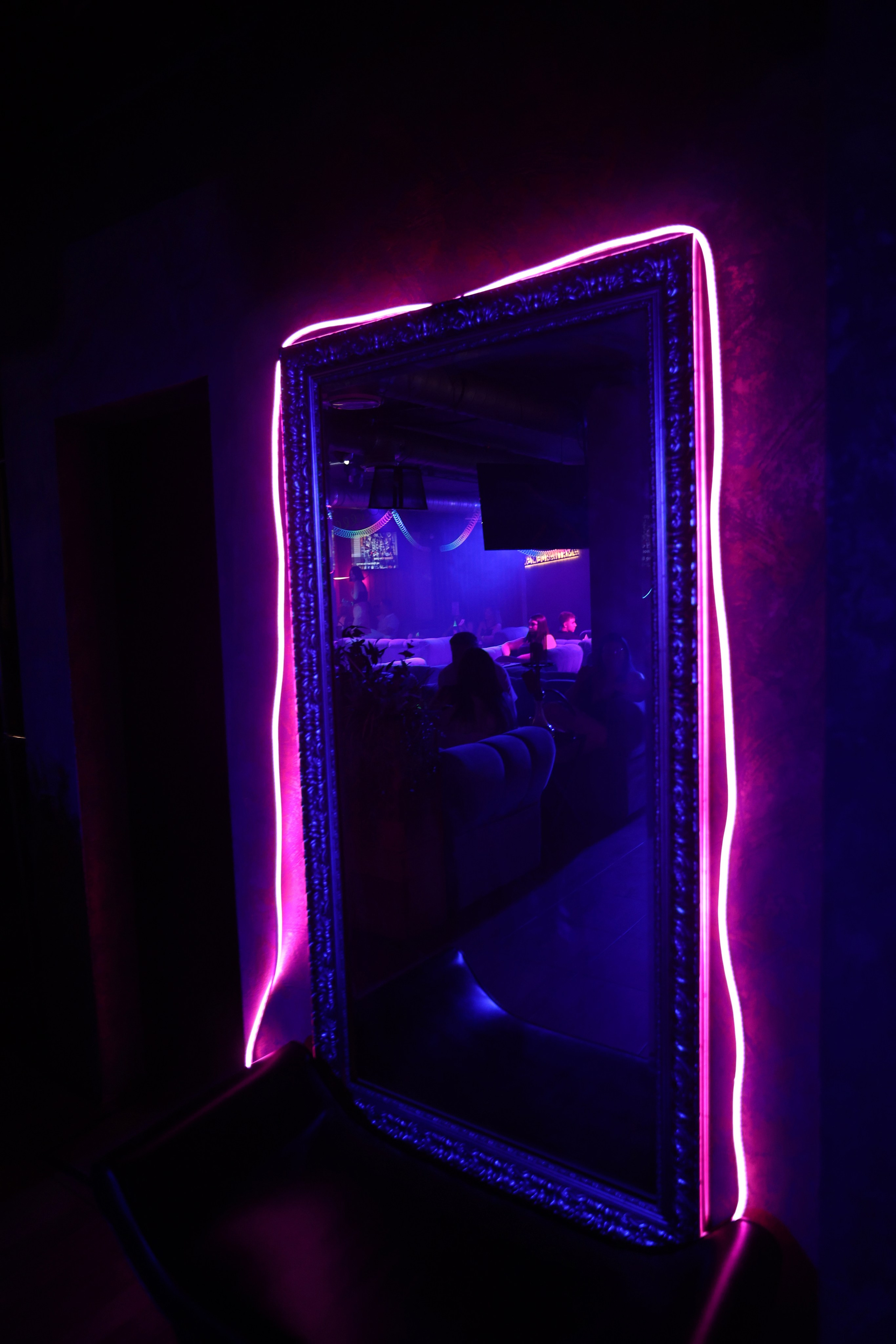 Neon Party 01.08.25. Мята Спортивная — Кальянная, караоке, бар в Минске