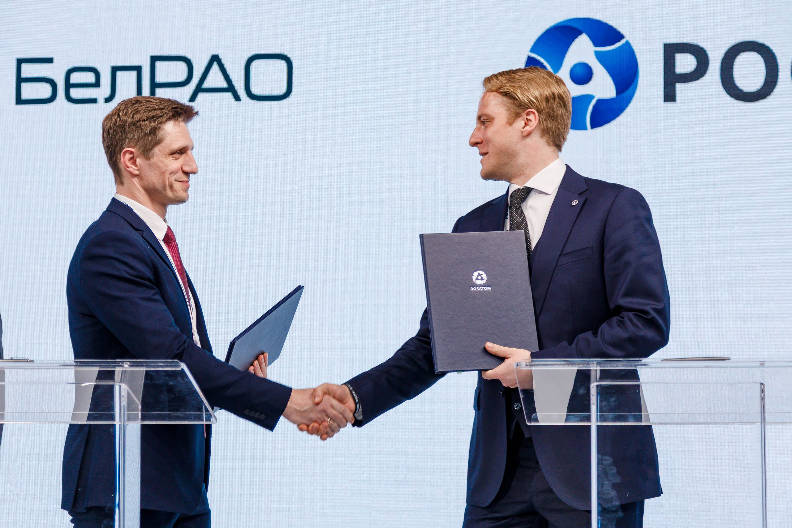 Подписания соглашений на форуме ATOM EXPO XIII 2024 в Сириусе. Репортажный фотограф в Москве, Сочи и Санкт-Петербурге