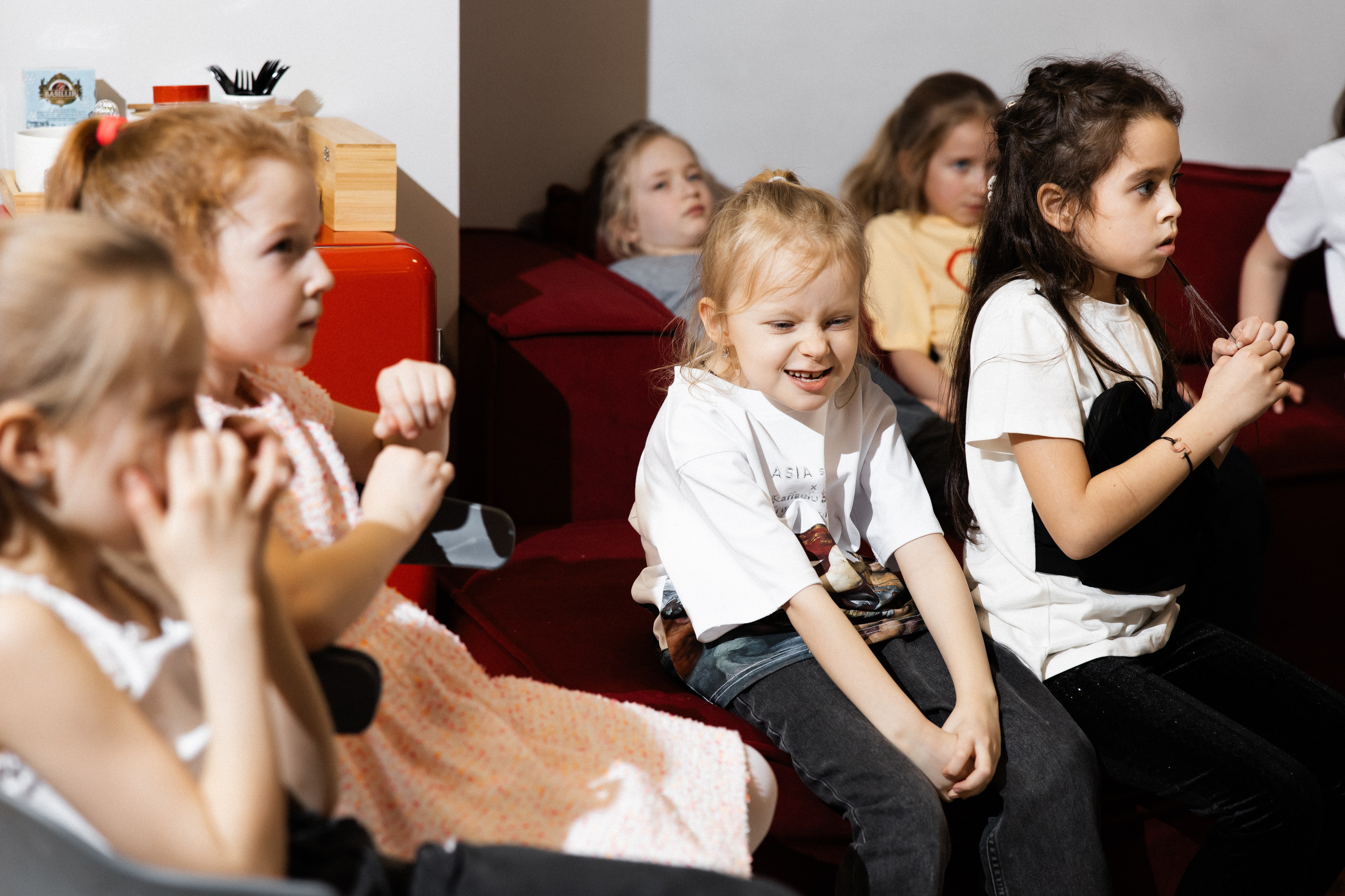 Деткская художественная студия EART KIDS. Свадебный и семейный фотограф Анна Печенкина