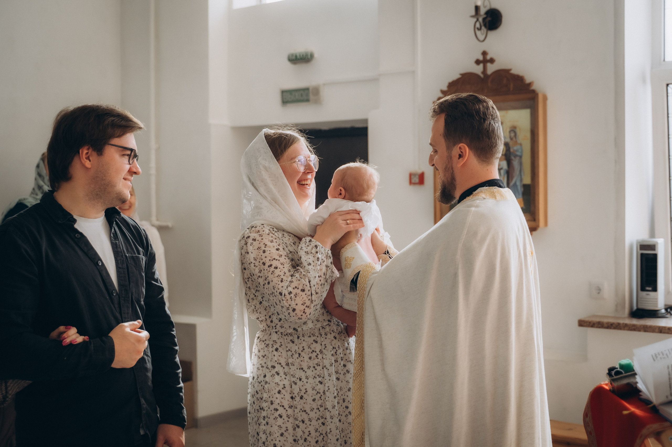 Крещение Ромы (Приход храма святой Равноапостольной княгини Ольги). Семейный фотограф в Минске Дарья Дреко