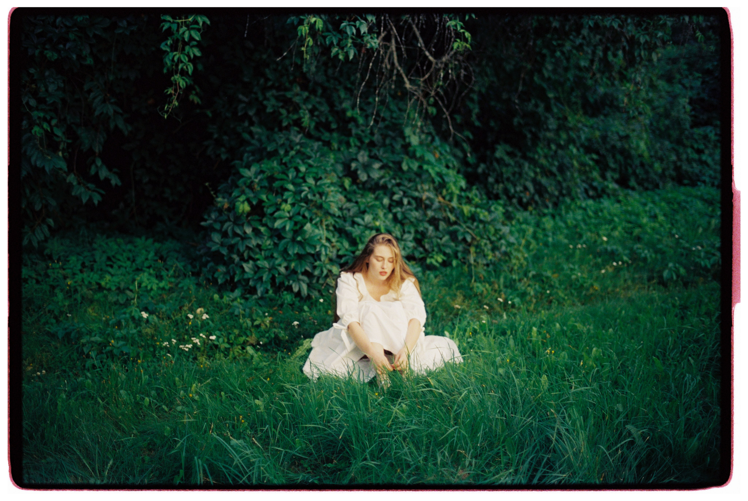 Elena Raya • Photographer