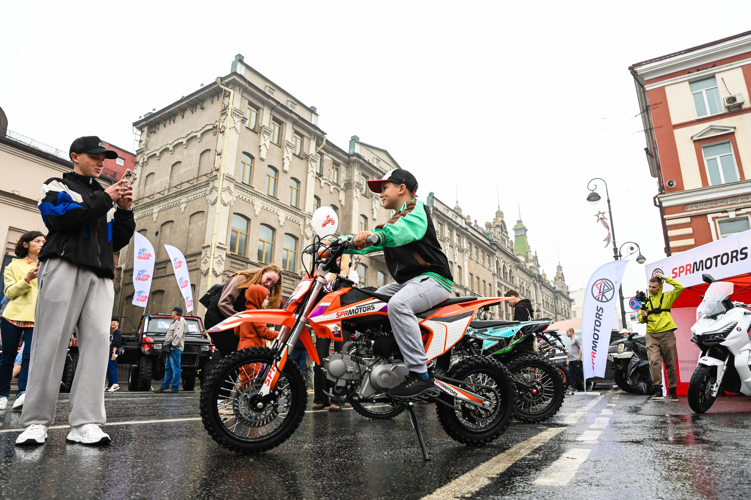 Автосалон 2026 SPR Motors. Репортажный фотограф во Владивостоке Таня Терехина