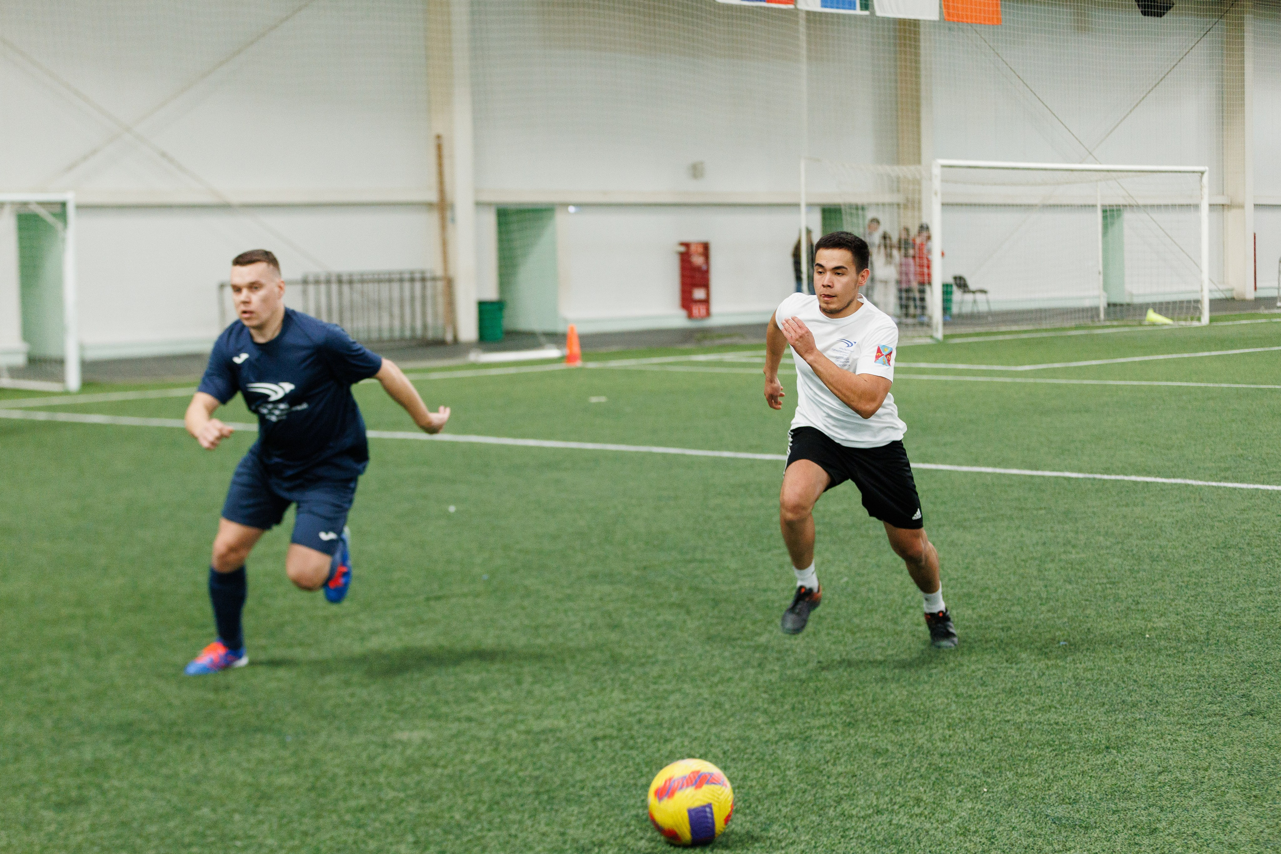 Фотограф на корпоративный футбольный турнир. Контент для бизнеса в Екатеринбурге Полдень Медиа