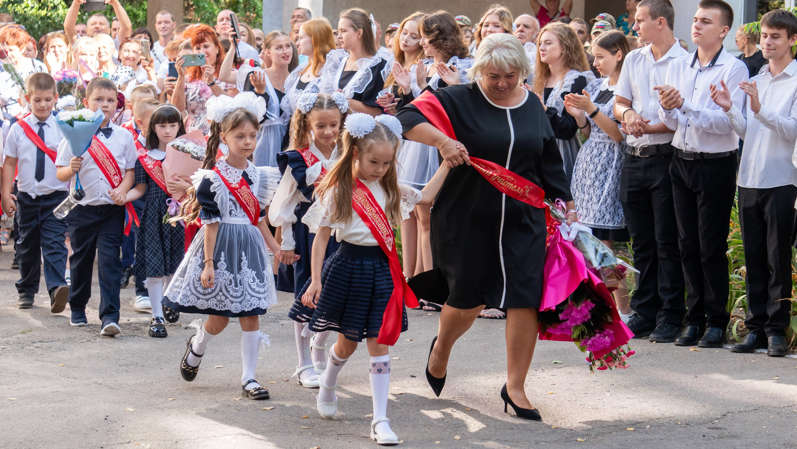 Сборные со школ. Фотограф в РФ и ЛНР Юлия Федосеева