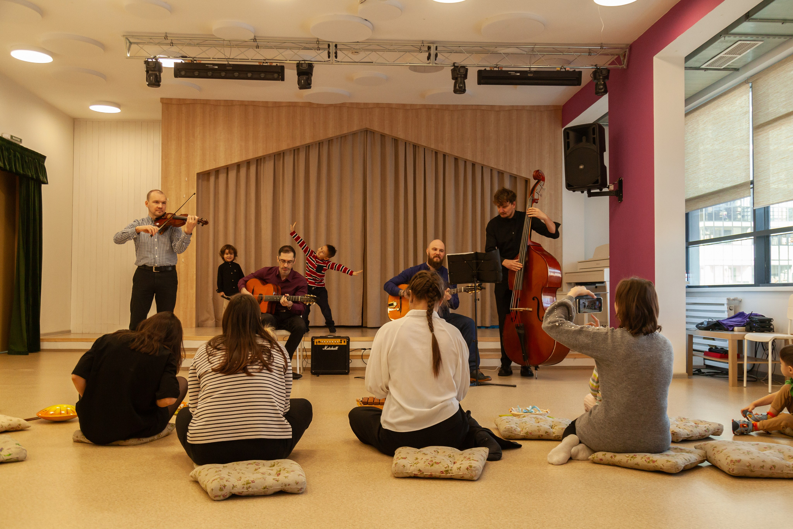 Детский концерт. Джаз-бэнд «МанушМануш». Золотые Бусины. 22.02.2025. Профессиональное фото в Казани: от идеи до результата. Фотограф Яна Мур