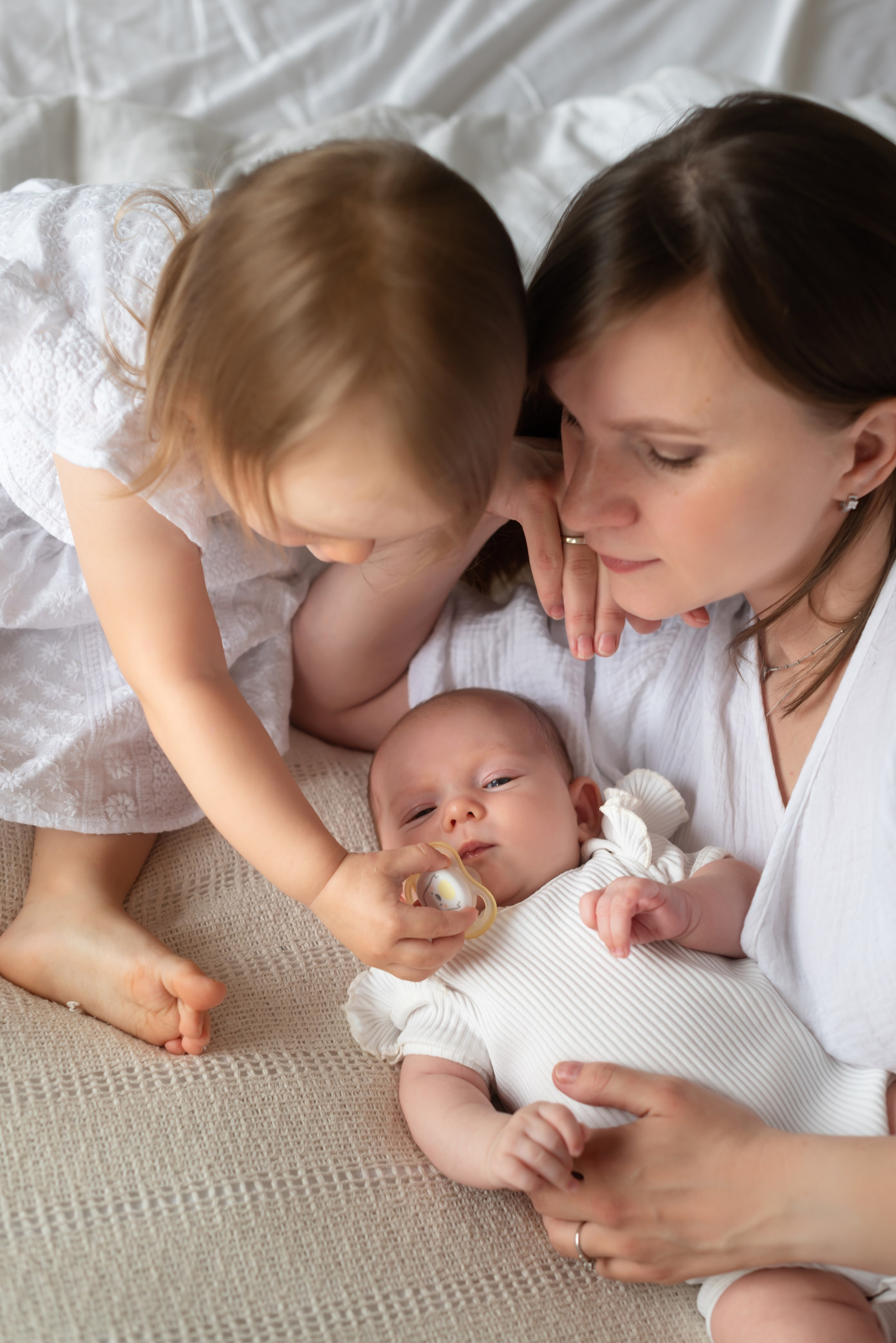 Сестренки. Фотограф новорожденных Елена Панова