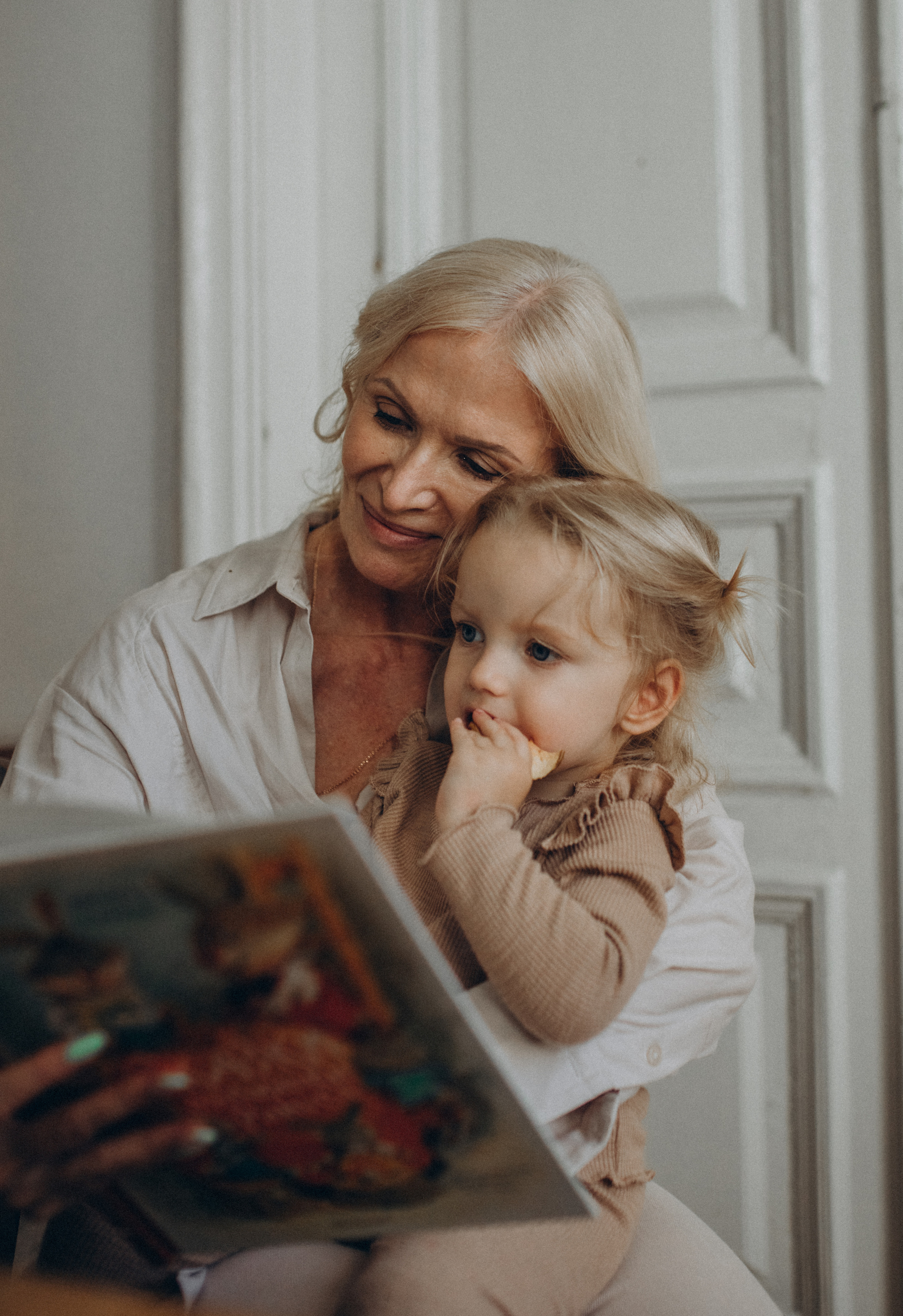 Бабушка и внучка. Семейный и индивидуальный фотограф в Москве Литинская Екатерина