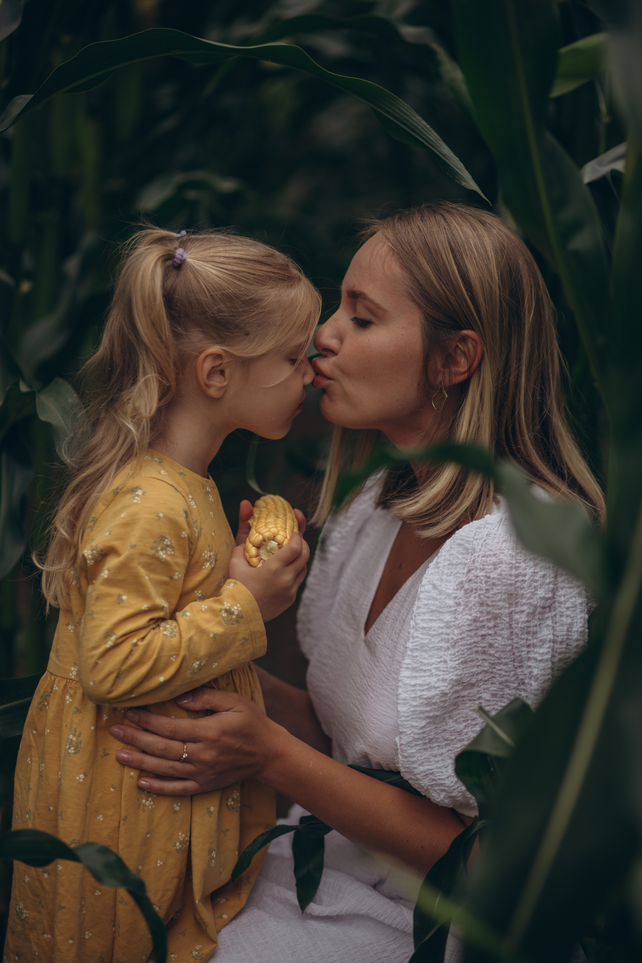 Лето. Кукуруза. Август. Семейный и индивидуальный фотограф в Москве Литинская Екатерина