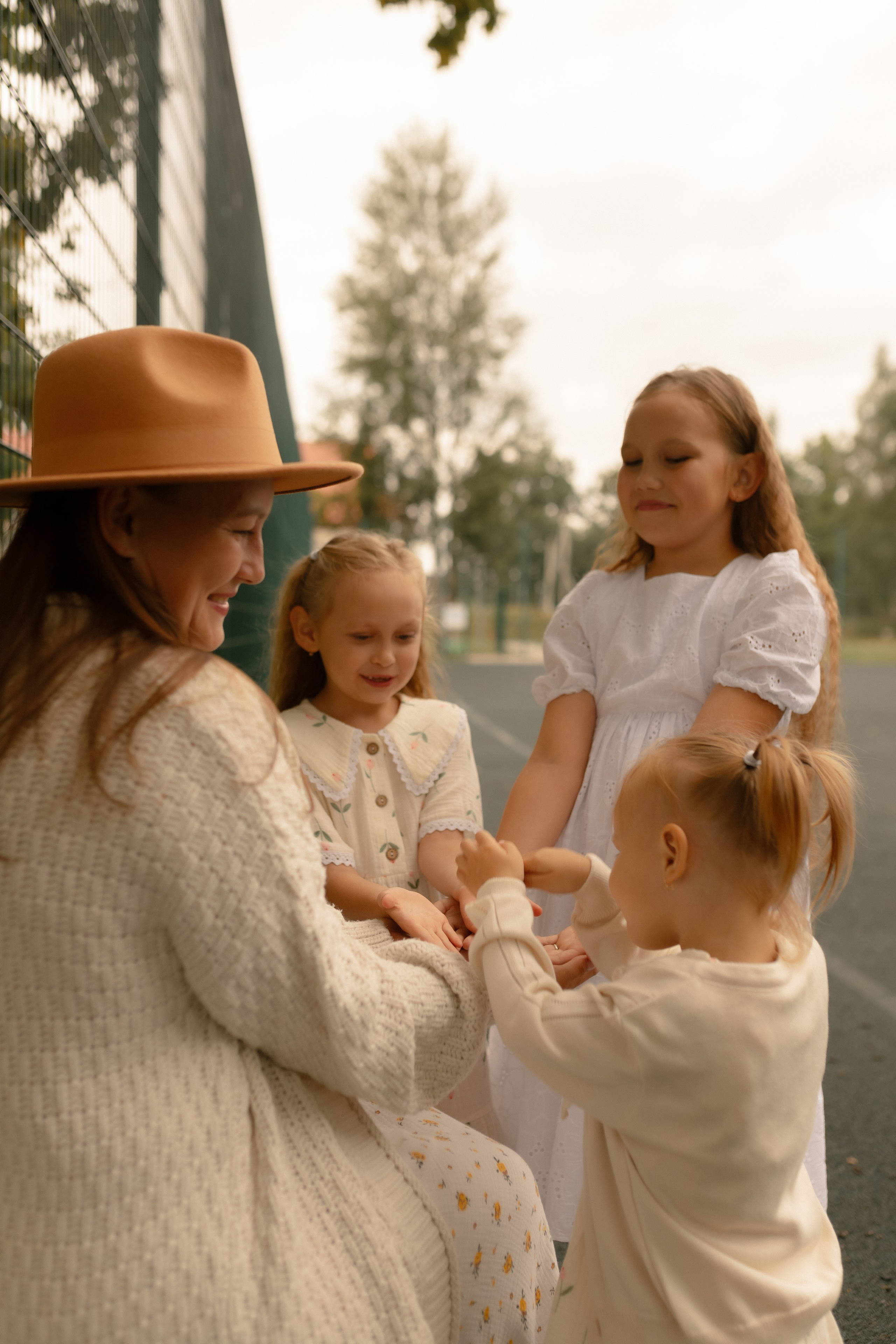 Мама Алина, Маша, Дина и Анечка. Фотограф Татьяна Семенова