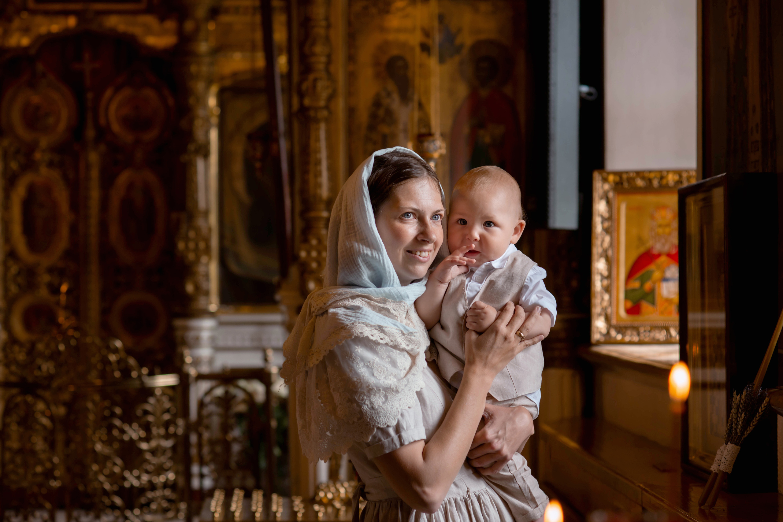 Фото в храме Петра и Павла. Семейный, детский и церковный фотограф в Воронеже Валентина Борзикова