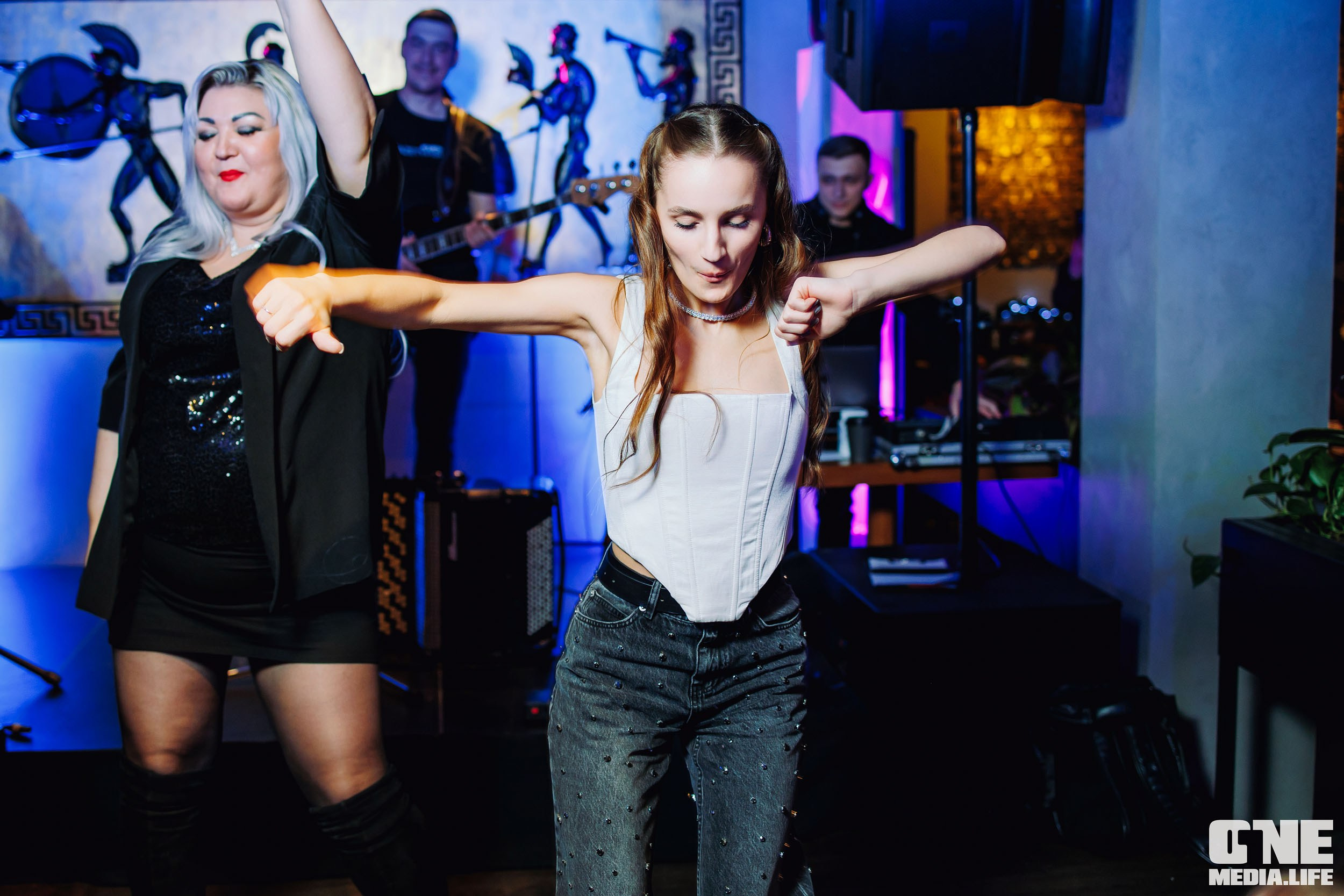 Клубный концерт в El Greco: Братья Грим. One Media Life: фоторепортажи, фотоотчеты с мероприятий и заведений