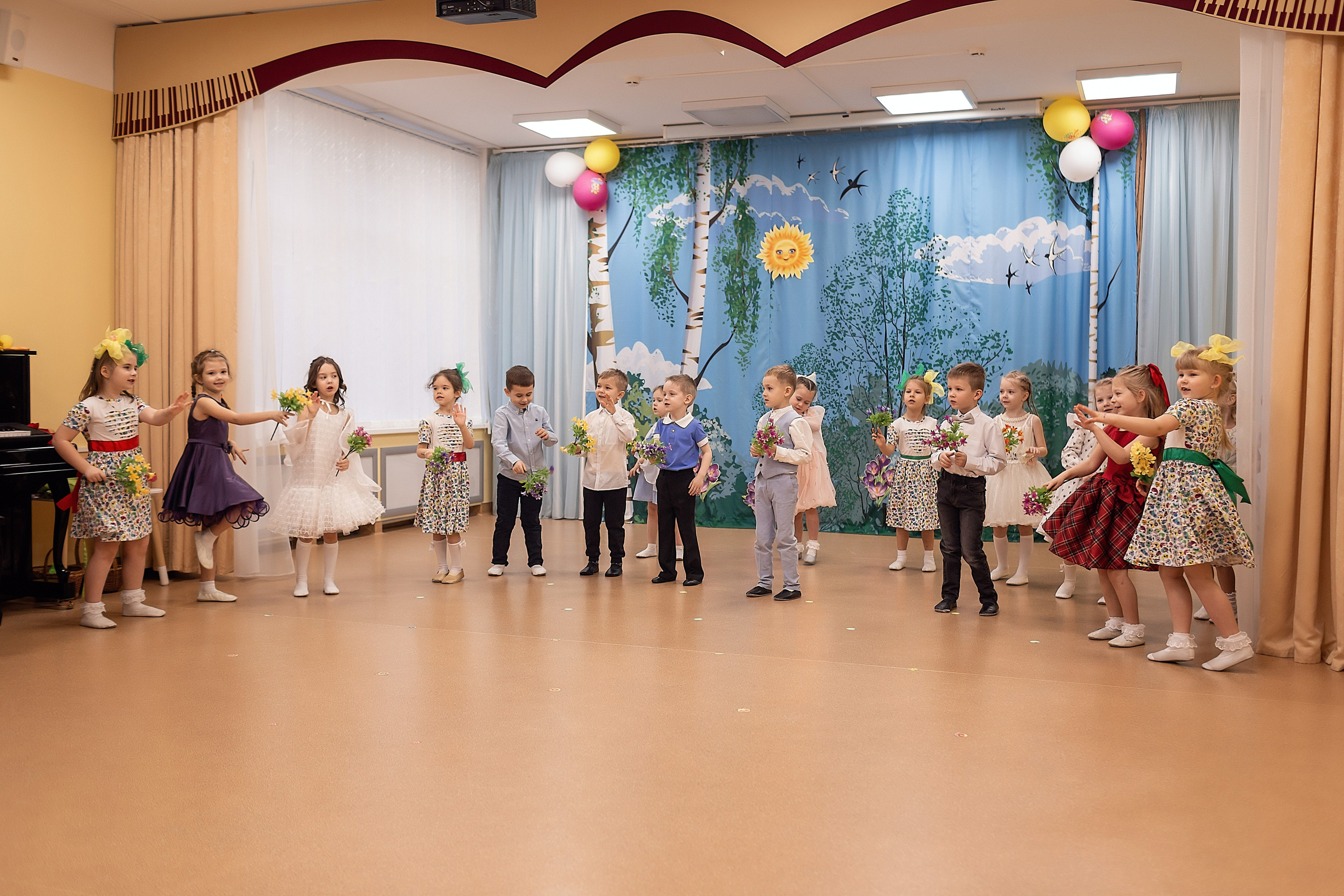 Весенний утренник_старшая группа_2025. Семейный фотограф в Санкт-Петербурге